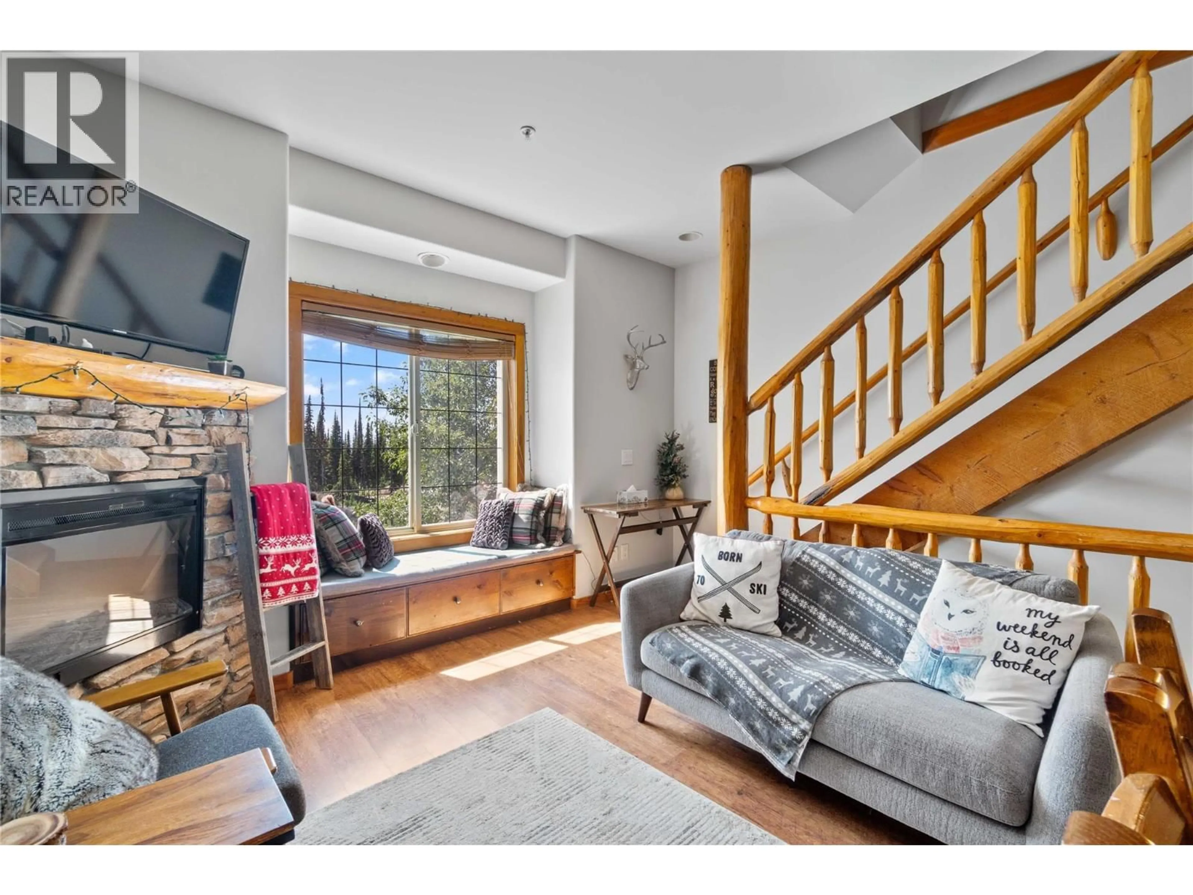 Living room with furniture, unknown for 2 - 5015 SNOWBIRD WAY, Big White British Columbia V1P1P3