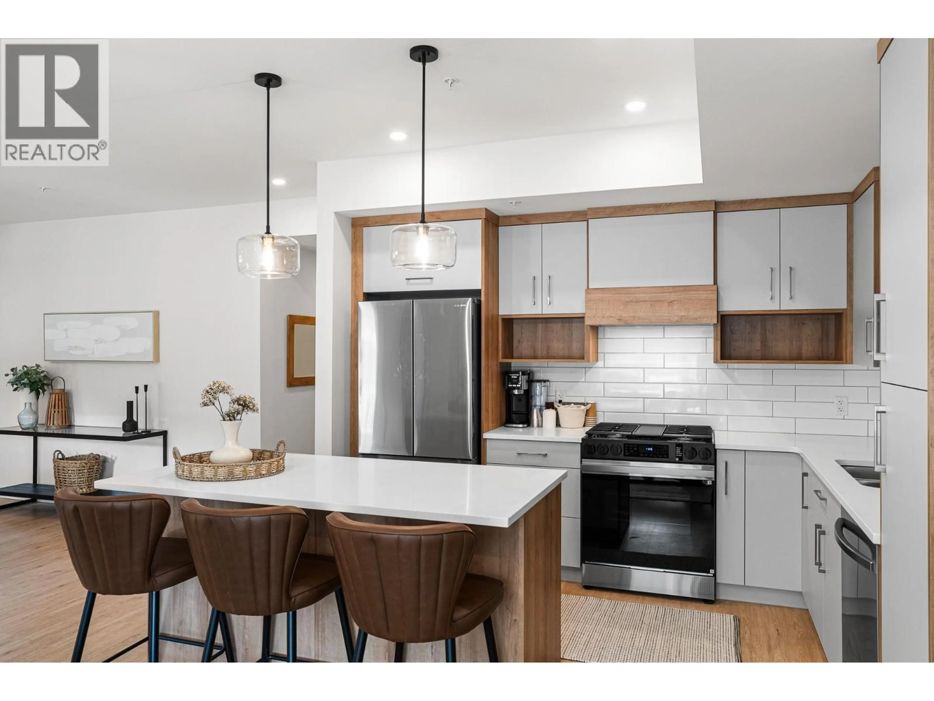Open concept kitchen, unknown for 102 - 1844 QU'APPELLE BOULEVARD, Kamloops British Columbia V2E0E8