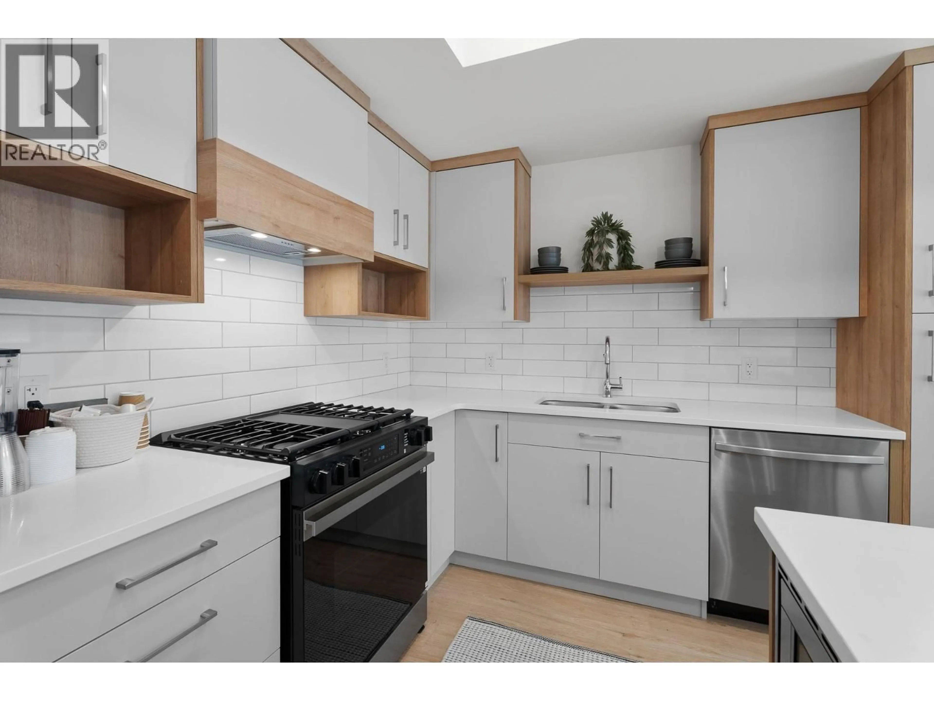 Standard kitchen, ceramic/tile floor for 102 - 1844 QU'APPELLE BOULEVARD, Kamloops British Columbia V2E0E8