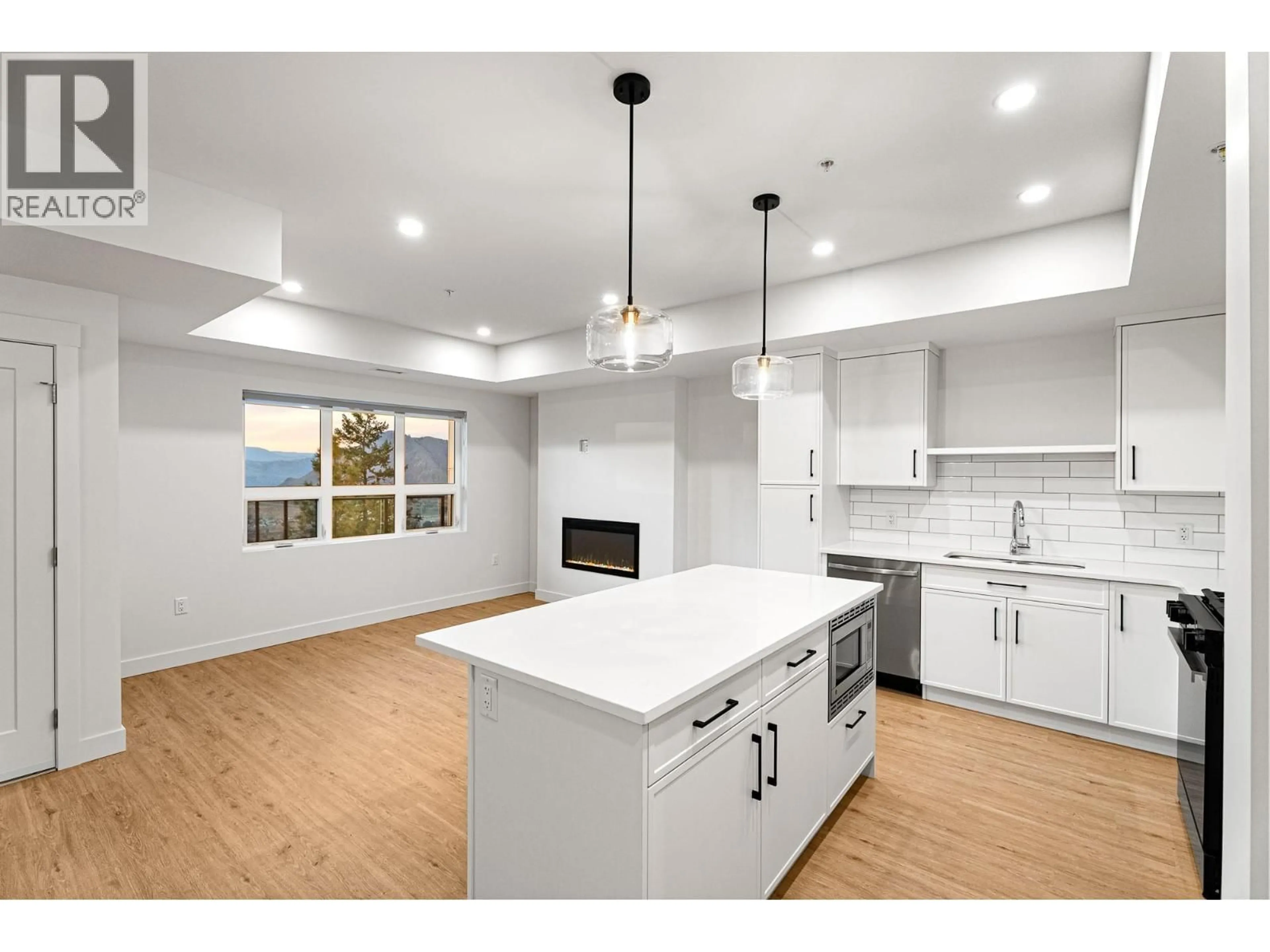 Open concept kitchen, unknown for 103 - 1844 QU'APPELLE BOULEVARD, Kamloops British Columbia V2E0E8