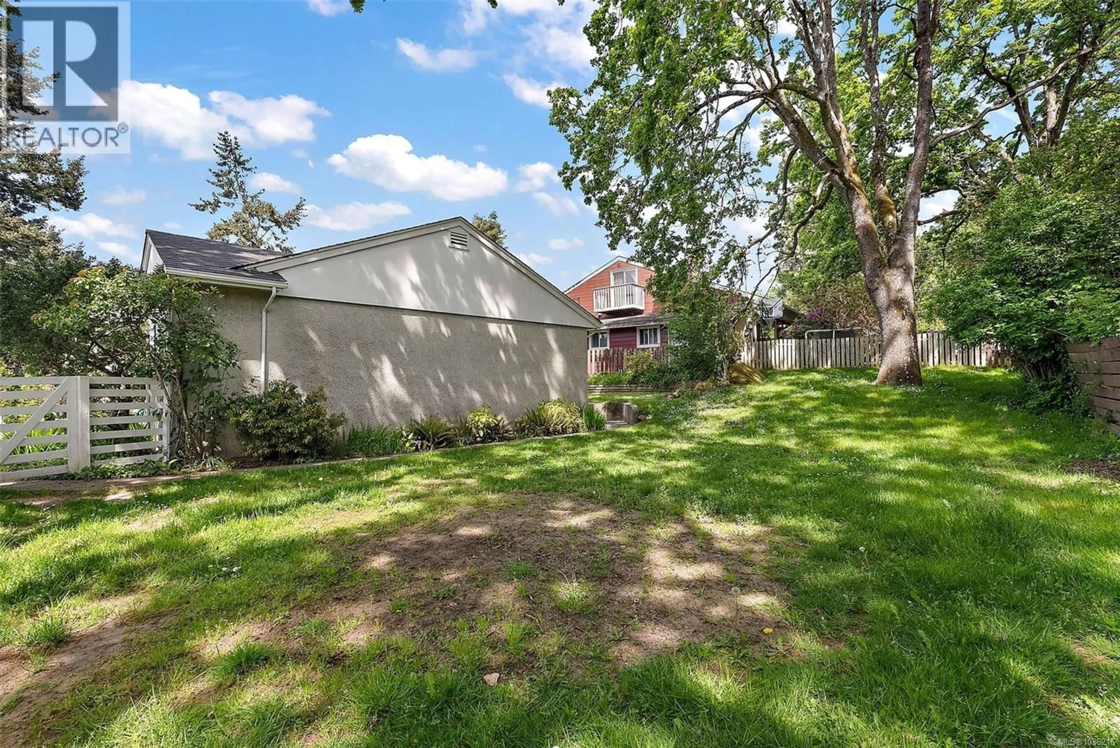Patio, street for 1290 DERBY ROAD, Saanich British Columbia V8P1S8