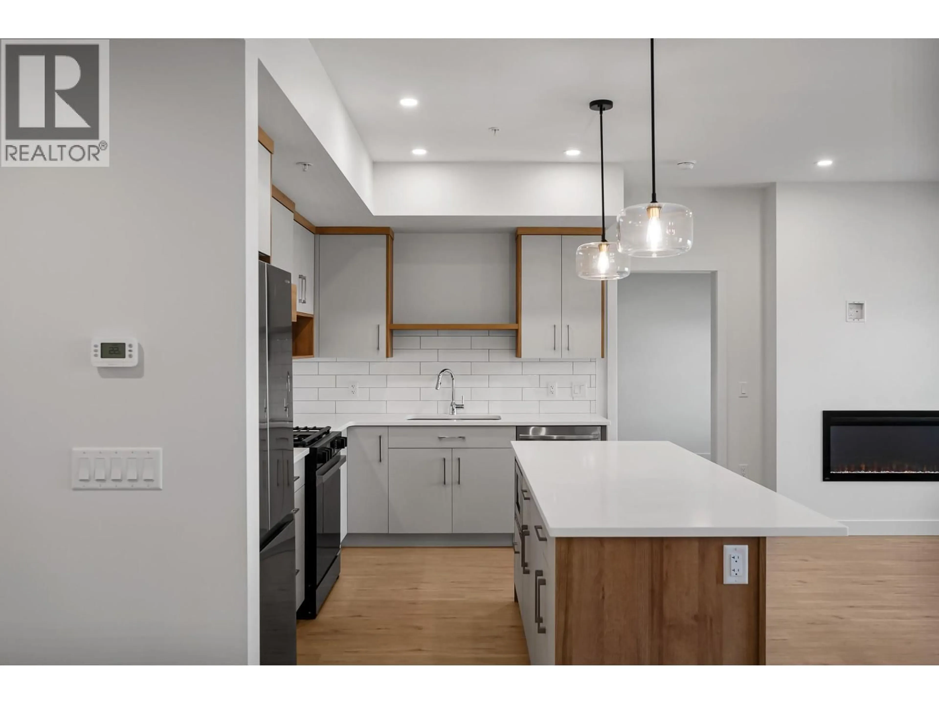 Open concept kitchen, unknown for 206 - 1844 QU'APPELLE BOULEVARD, Kamloops British Columbia V2E0E8