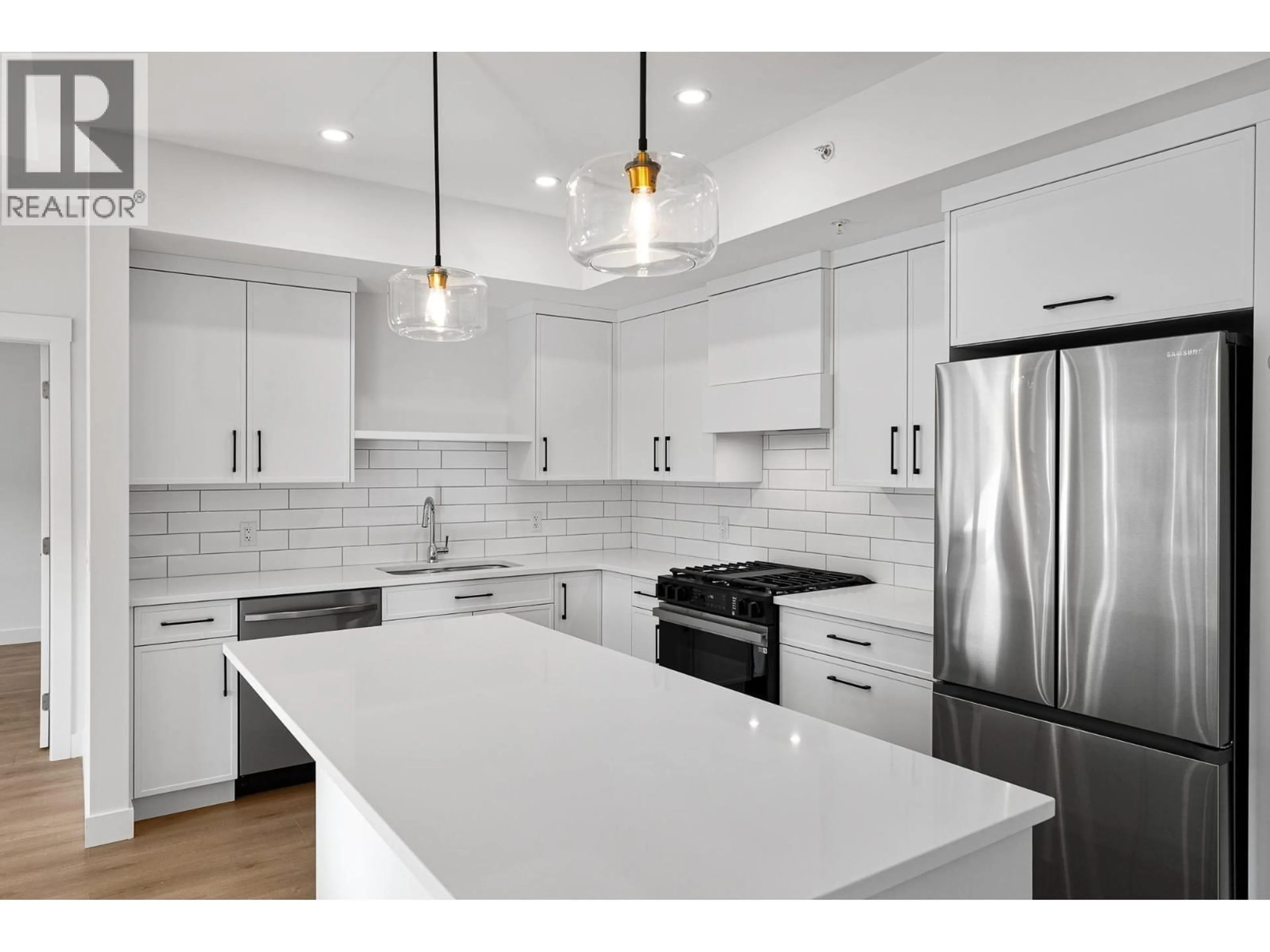 Open concept kitchen, unknown for 308 - 1844 QU'APPELLE BOULEVARD OTHER, Kamloops British Columbia V2E0E8