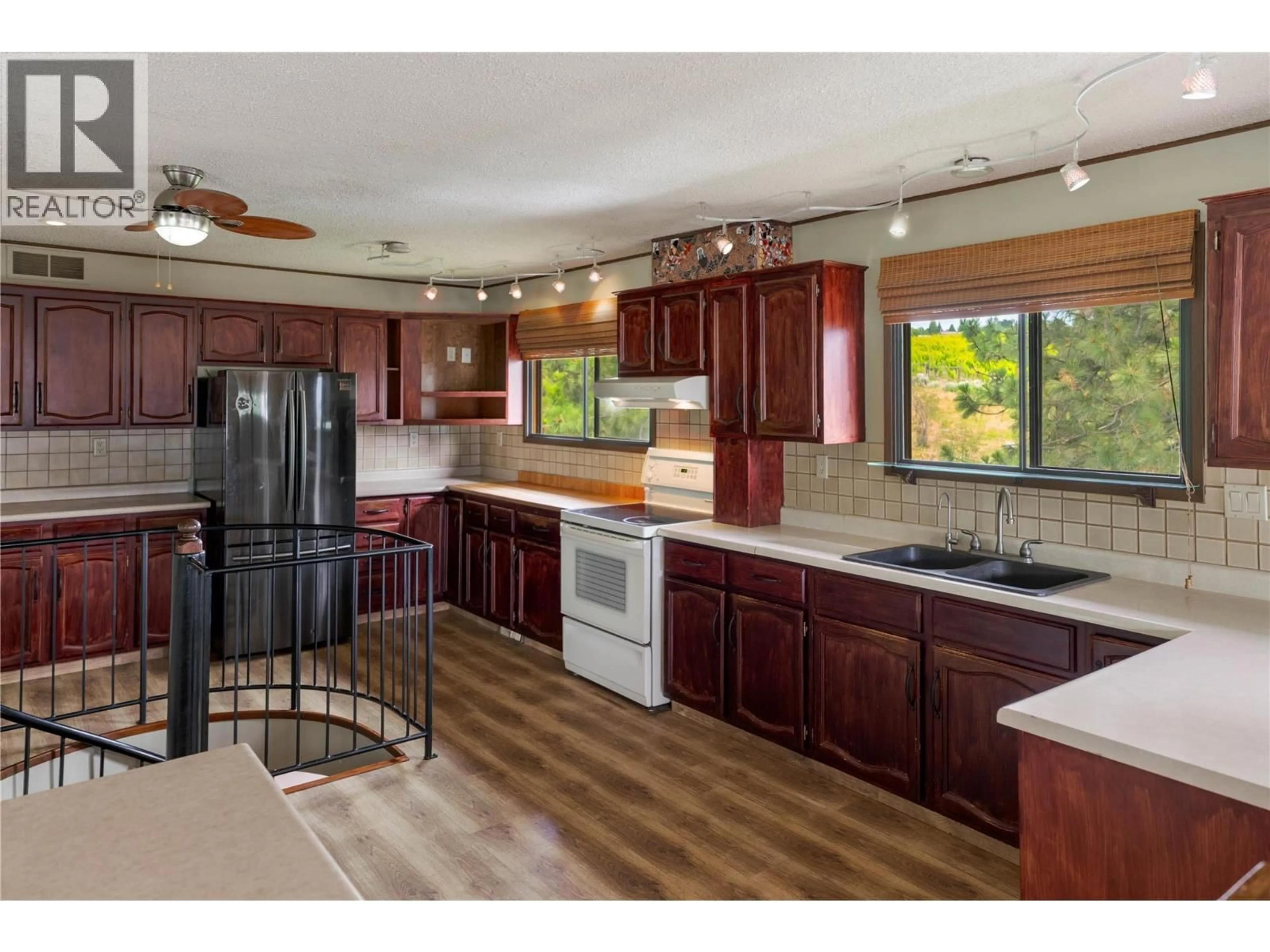 Open concept kitchen, unknown for 1048 ALLISON PLACE, West Kelowna British Columbia V1Z2E2