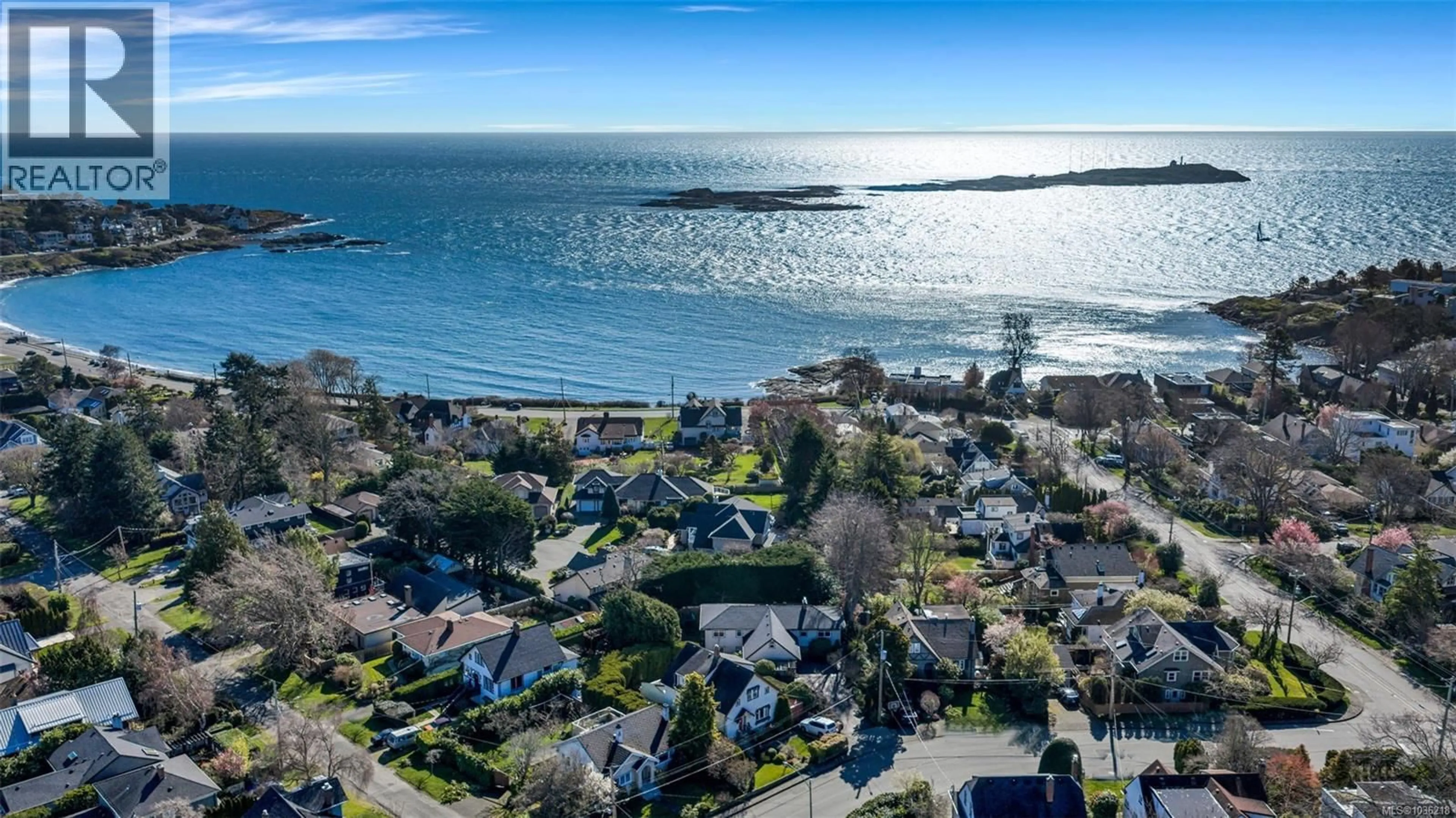 A pic from outside/outdoor area/front of a property/back of a property/a pic from drone, water/lake/river/ocean view for 449 VICTORIA AVENUE, Oak Bay British Columbia V8S4M7