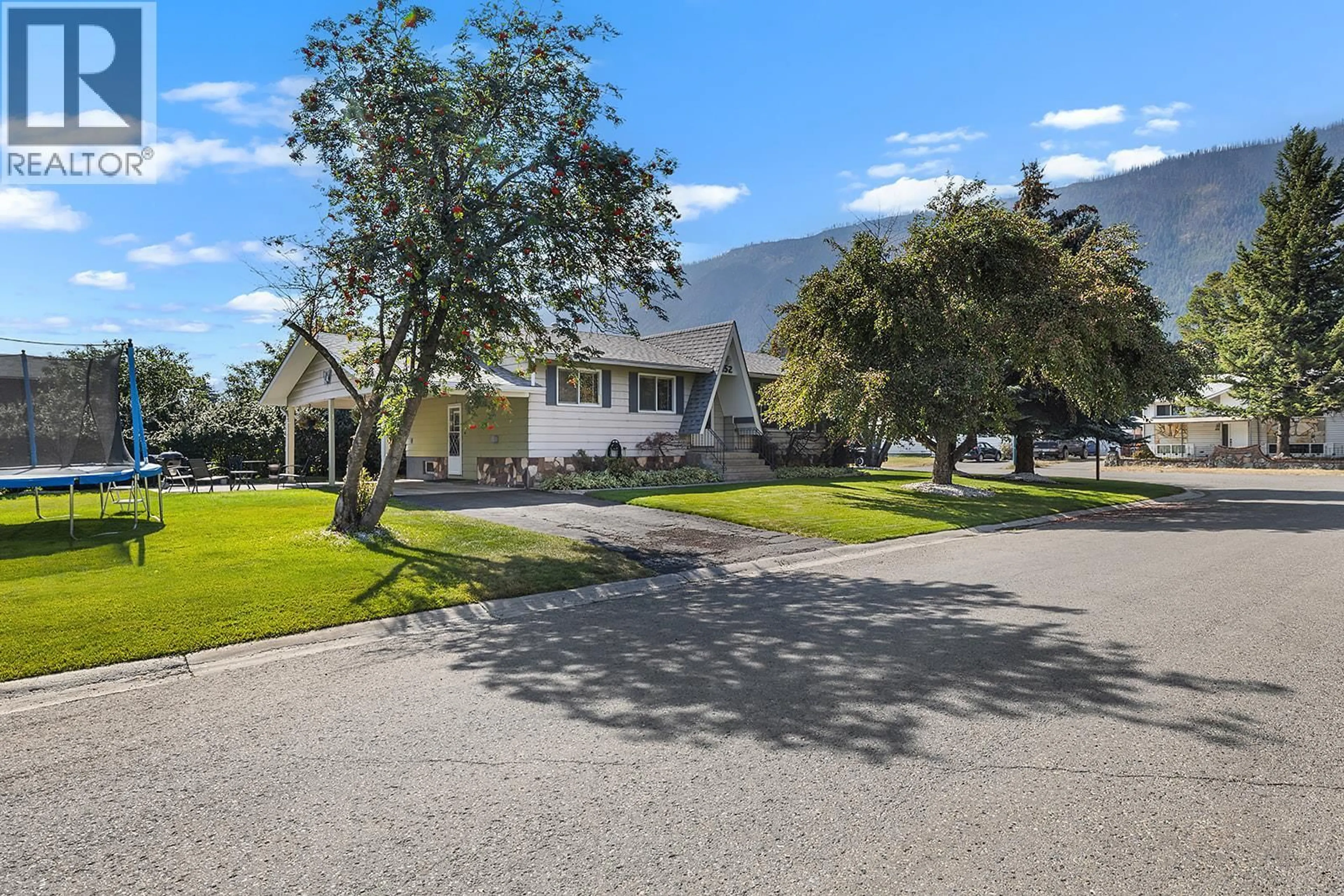 A pic from outside/outdoor area/front of a property/back of a property/a pic from drone, street for 452 MOUNTAIN ASH CRESCENT, Sparwood British Columbia V0B2G0