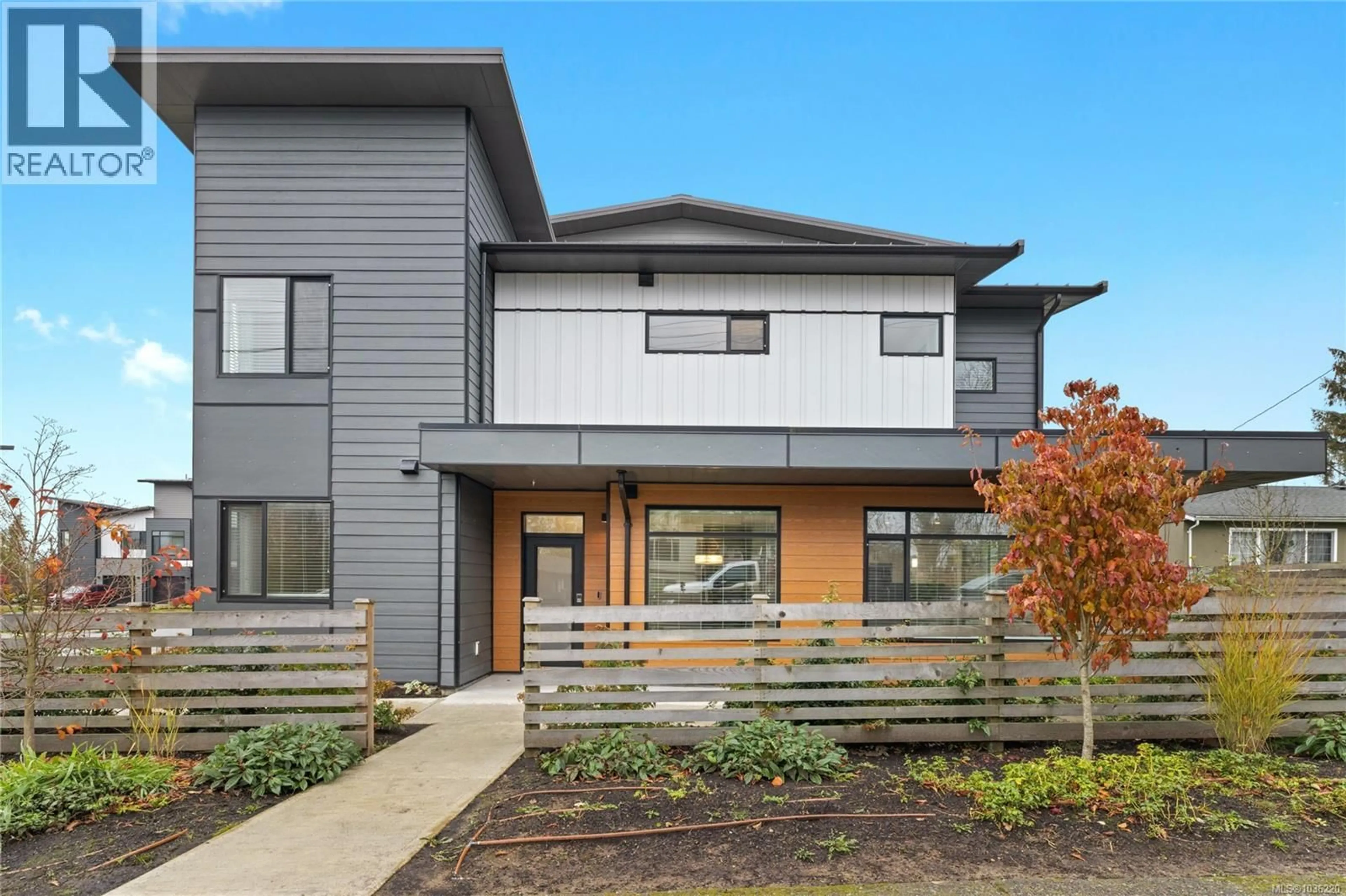Home with vinyl exterior material, street for D3 - 327 HILCHEY ROAD, Campbell River British Columbia V9W1P6