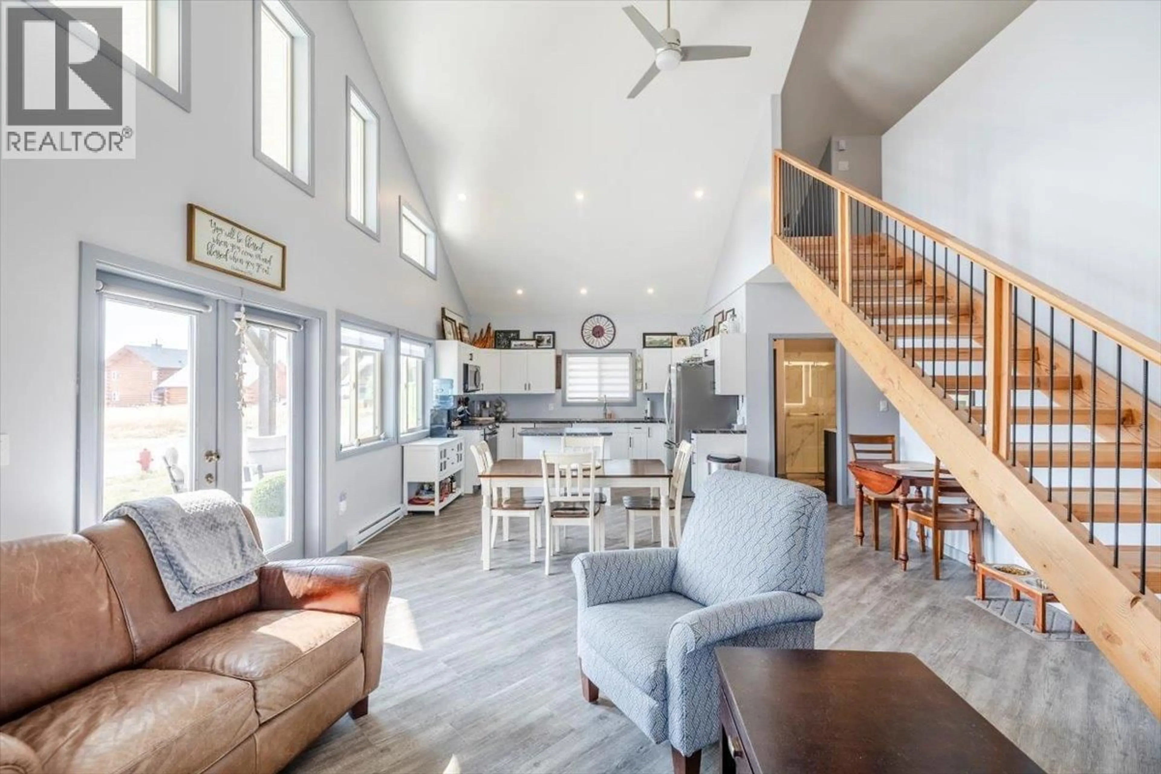 Open concept kitchen, unknown for 1705 KOOCANUSA LAKE DRIVE, Lake Koocanusa British Columbia V0B1T5