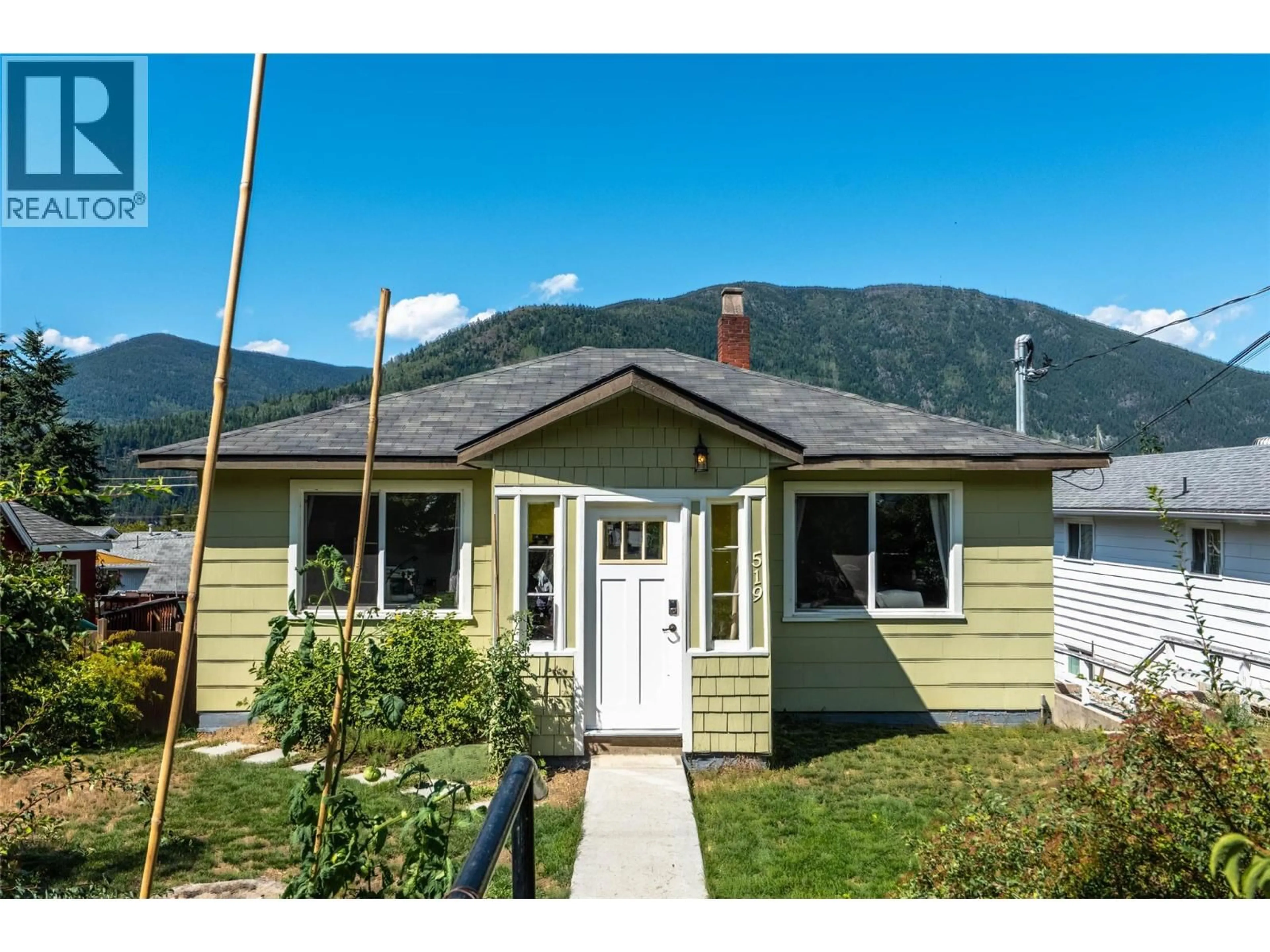 Home with vinyl exterior material, mountain view for 519 ROBSON STREET, Nelson British Columbia V1L5A6