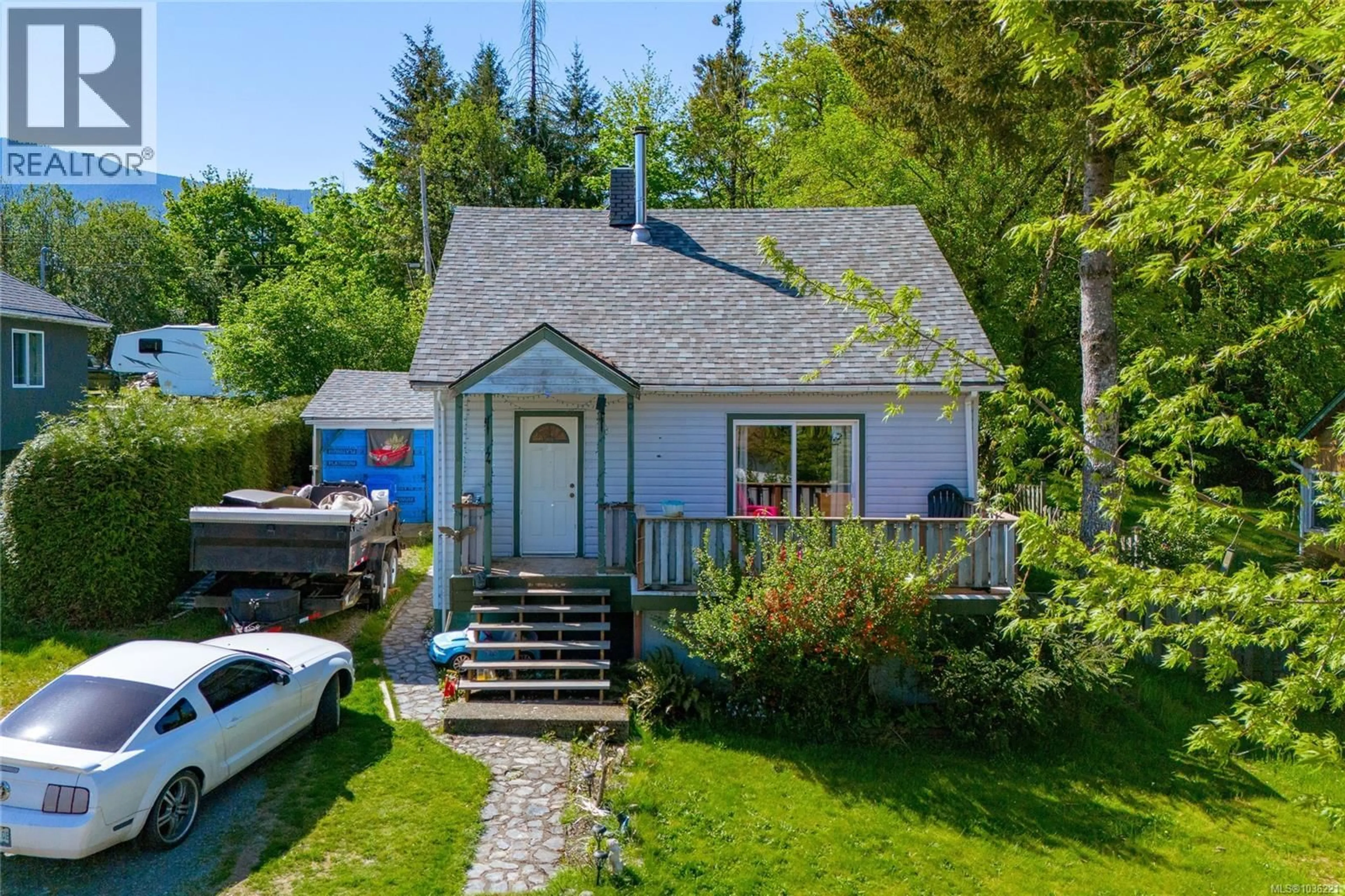 A pic from outside/outdoor area/front of a property/back of a property/a pic from drone, street for 44 ARBUTUS STREET WEST, Lake Cowichan British Columbia V0R2G0
