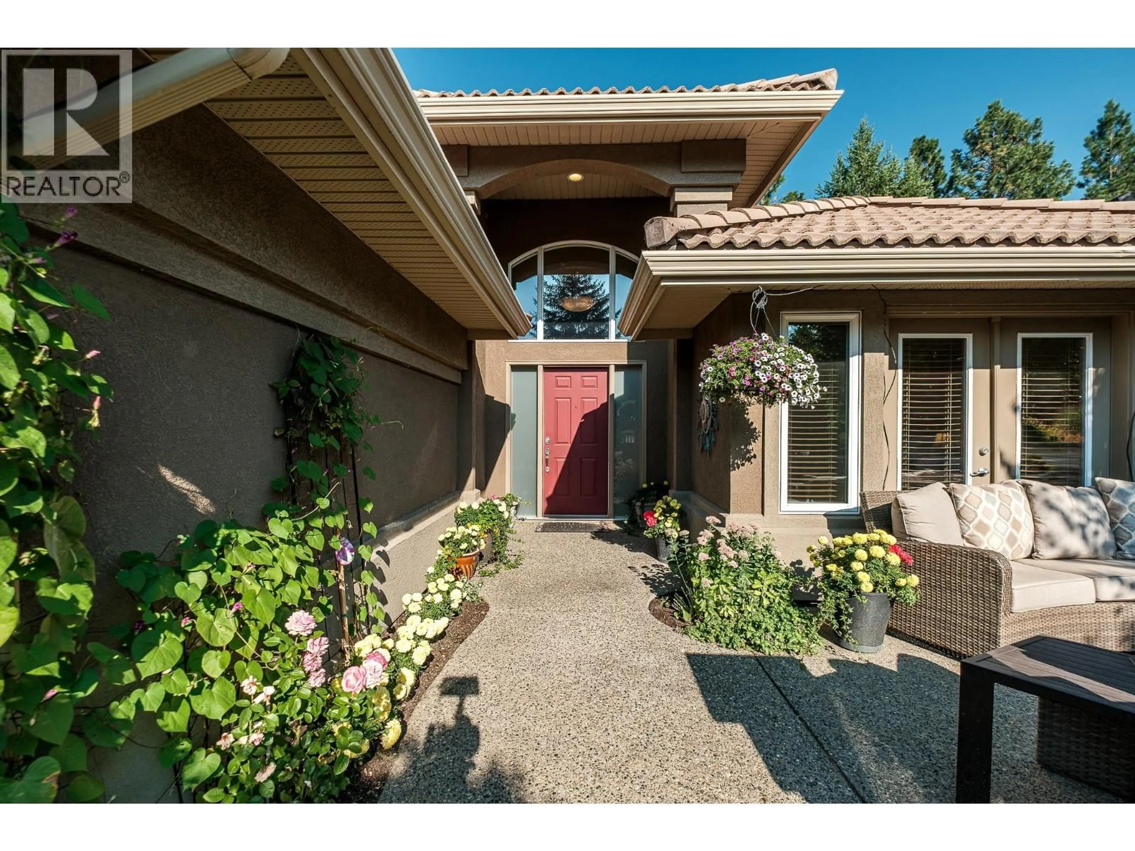 Indoor entryway for 4117 GALLAGHERS BOULEVARD SOUTH, Kelowna British Columbia V1W4V2