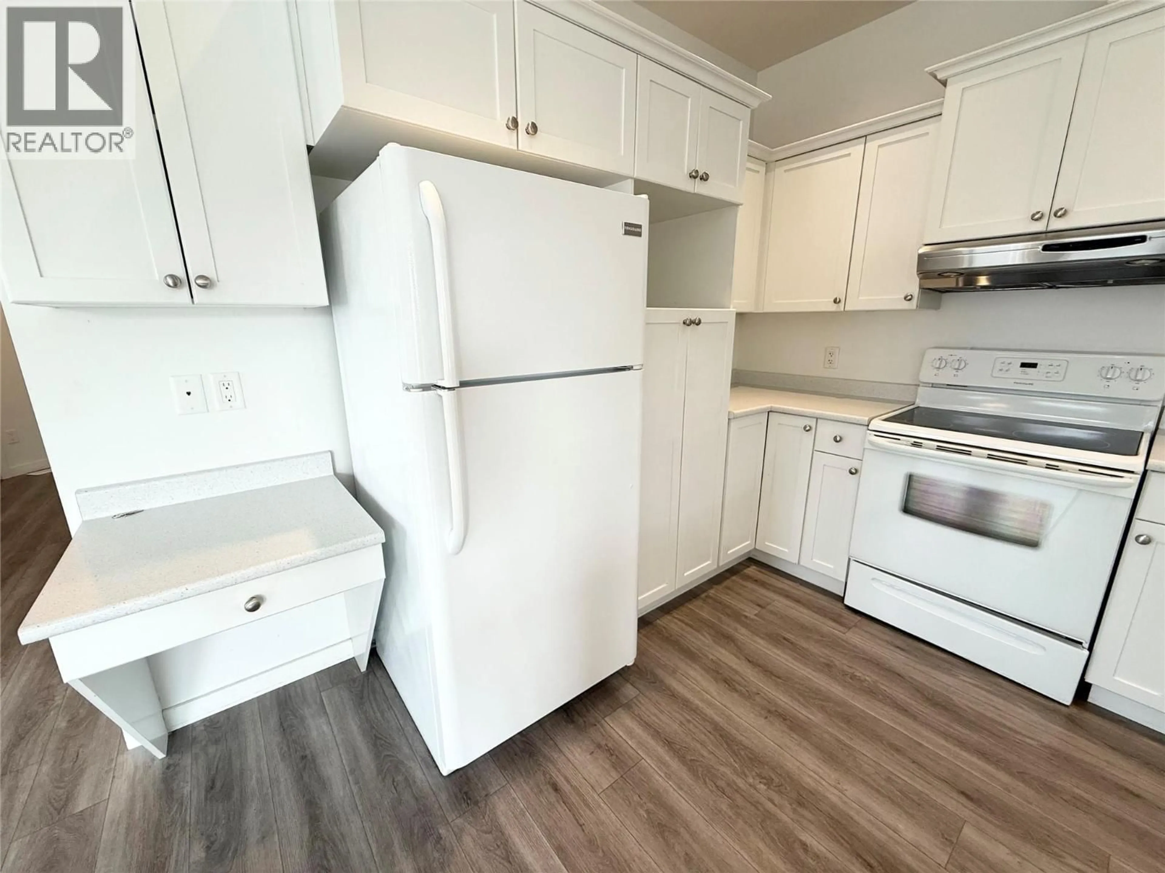 Standard kitchen, unknown for 1600 POPE PLACE, Merritt British Columbia V1K0B8