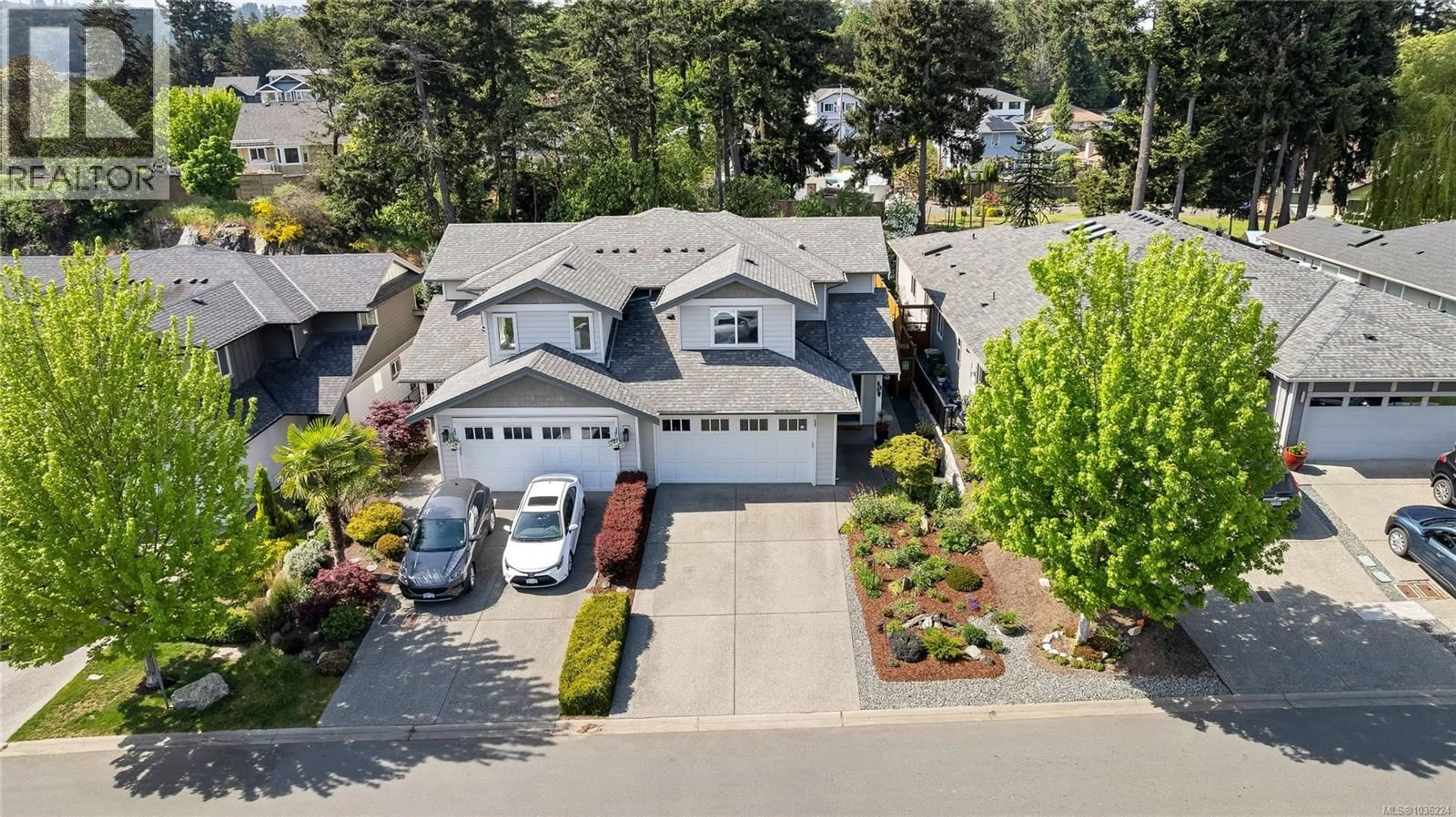 A pic from outside/outdoor area/front of a property/back of a property/a pic from drone, street for 233 BELLAMY LINK, Langford British Columbia V9M0R8