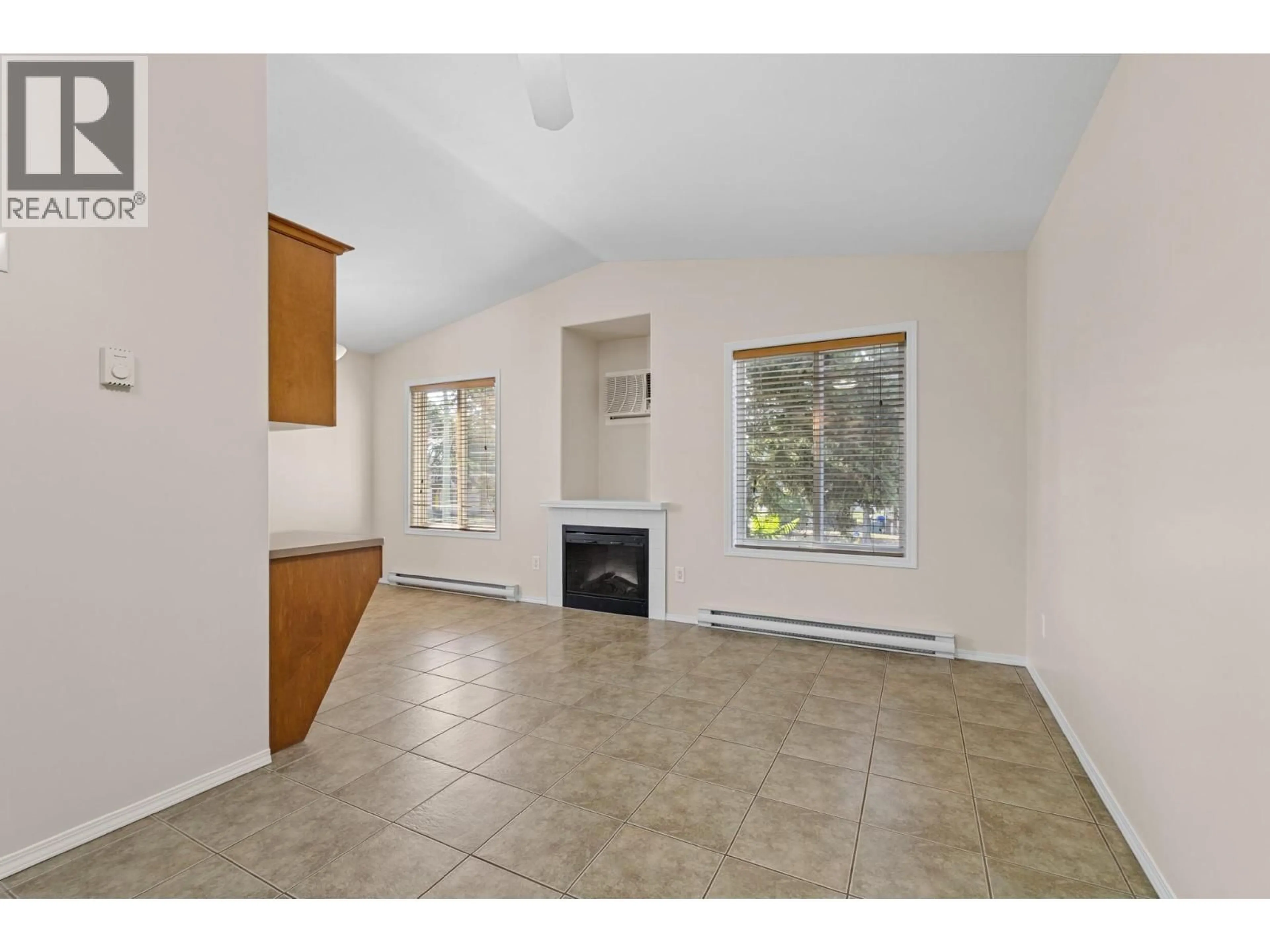 A pic of a room for 1320 GRAHAM STREET, Kelowna British Columbia V1Y9X7