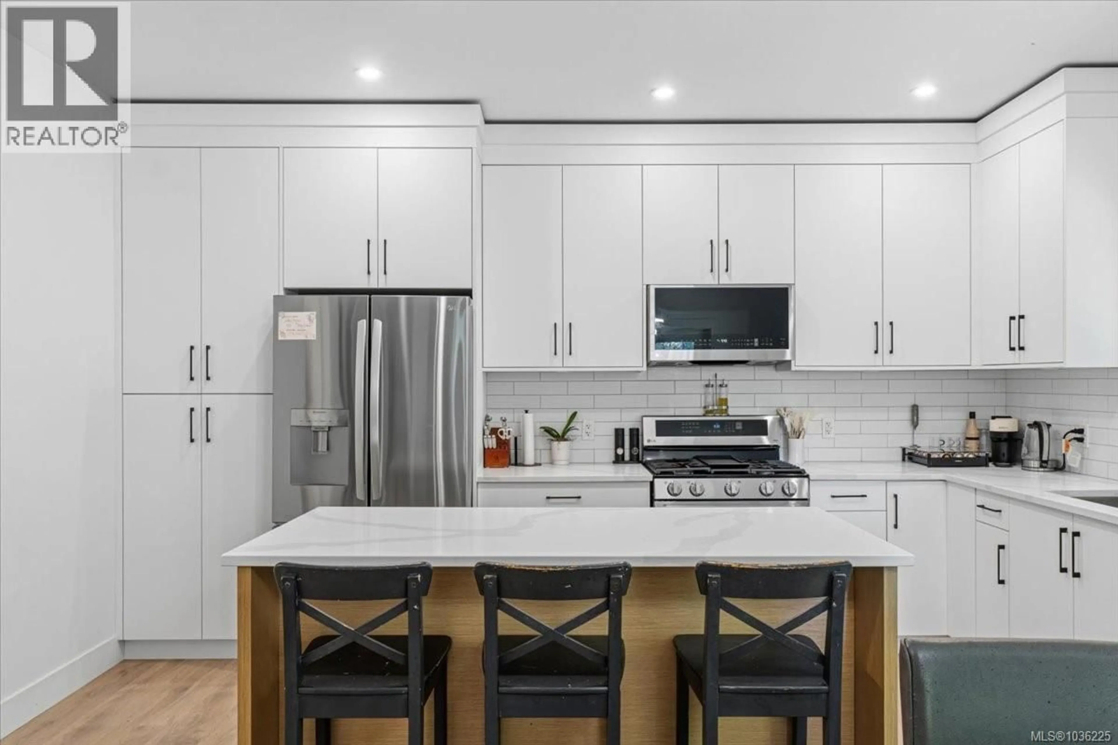 Open concept kitchen, unknown for 386 AVAANI WAY, Nanaimo British Columbia V9R4J5