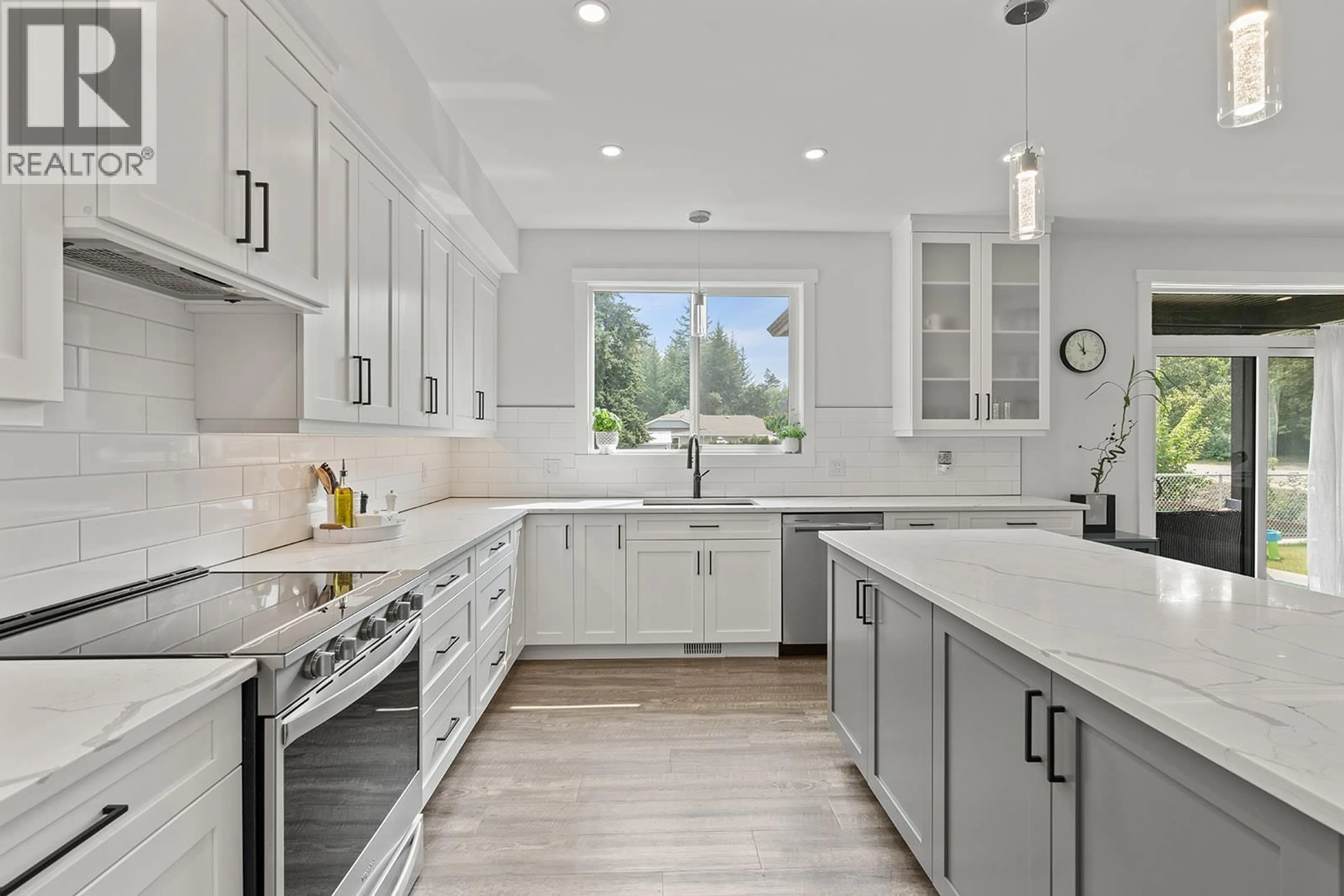 Contemporary kitchen, ceramic/tile floor for 1 - 1441 20 AVENUE SOUTHEAST, Salmon Arm British Columbia V1E2M9