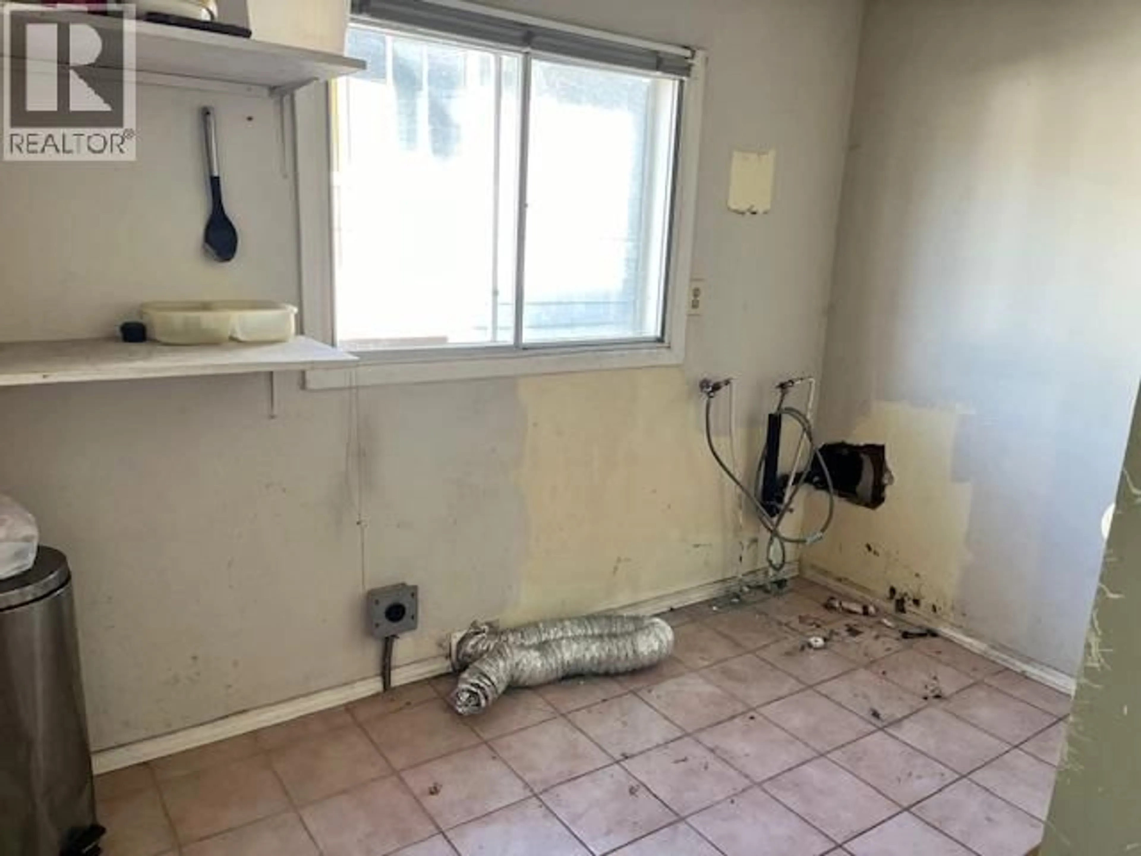 A pic of a room for 2166 ABERDEEN STREET, Kelowna British Columbia V1Y2T4