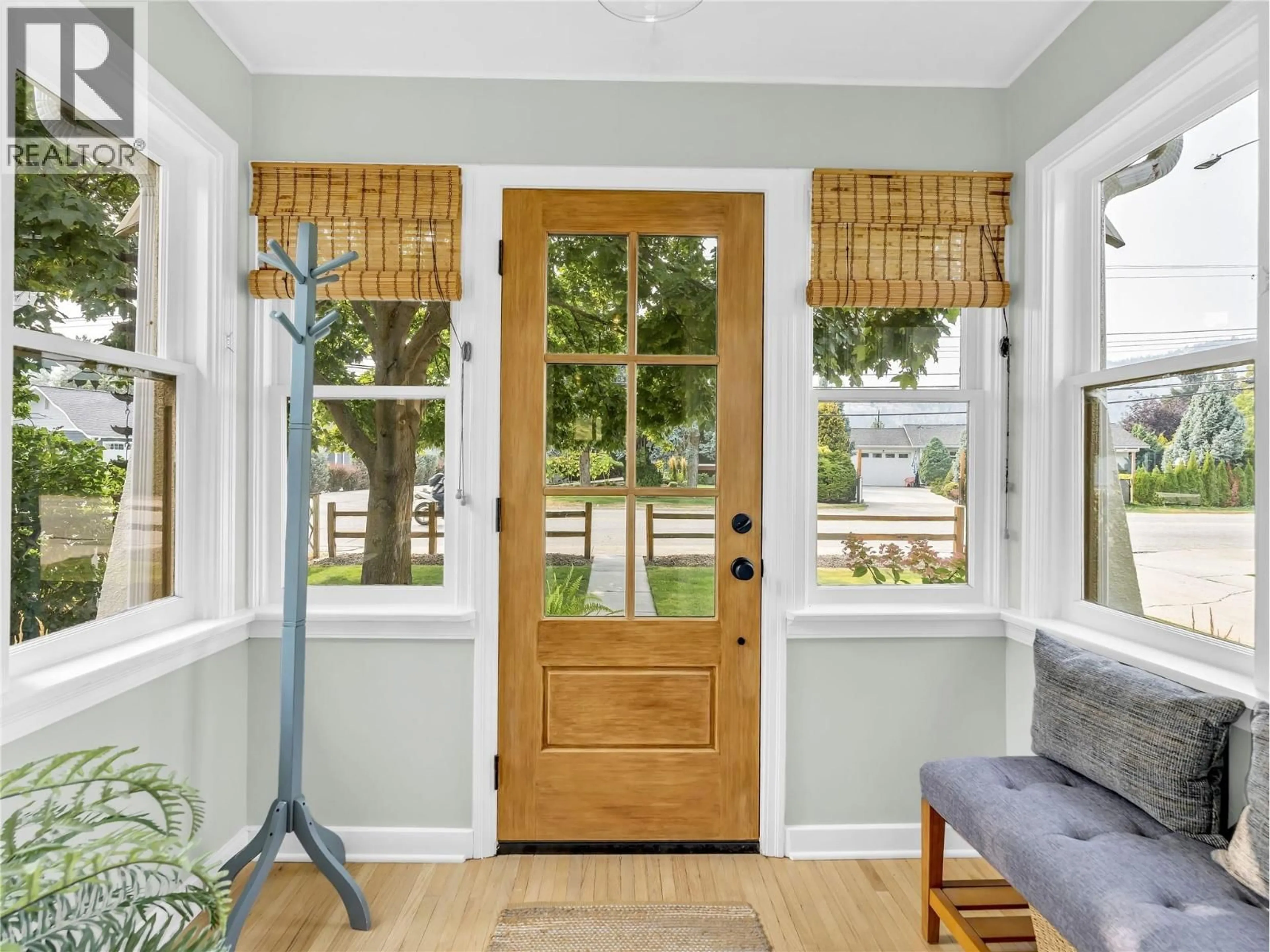 Indoor entryway for 12411 VICTORIA ROAD SOUTH, Summerland British Columbia V0H1Z2