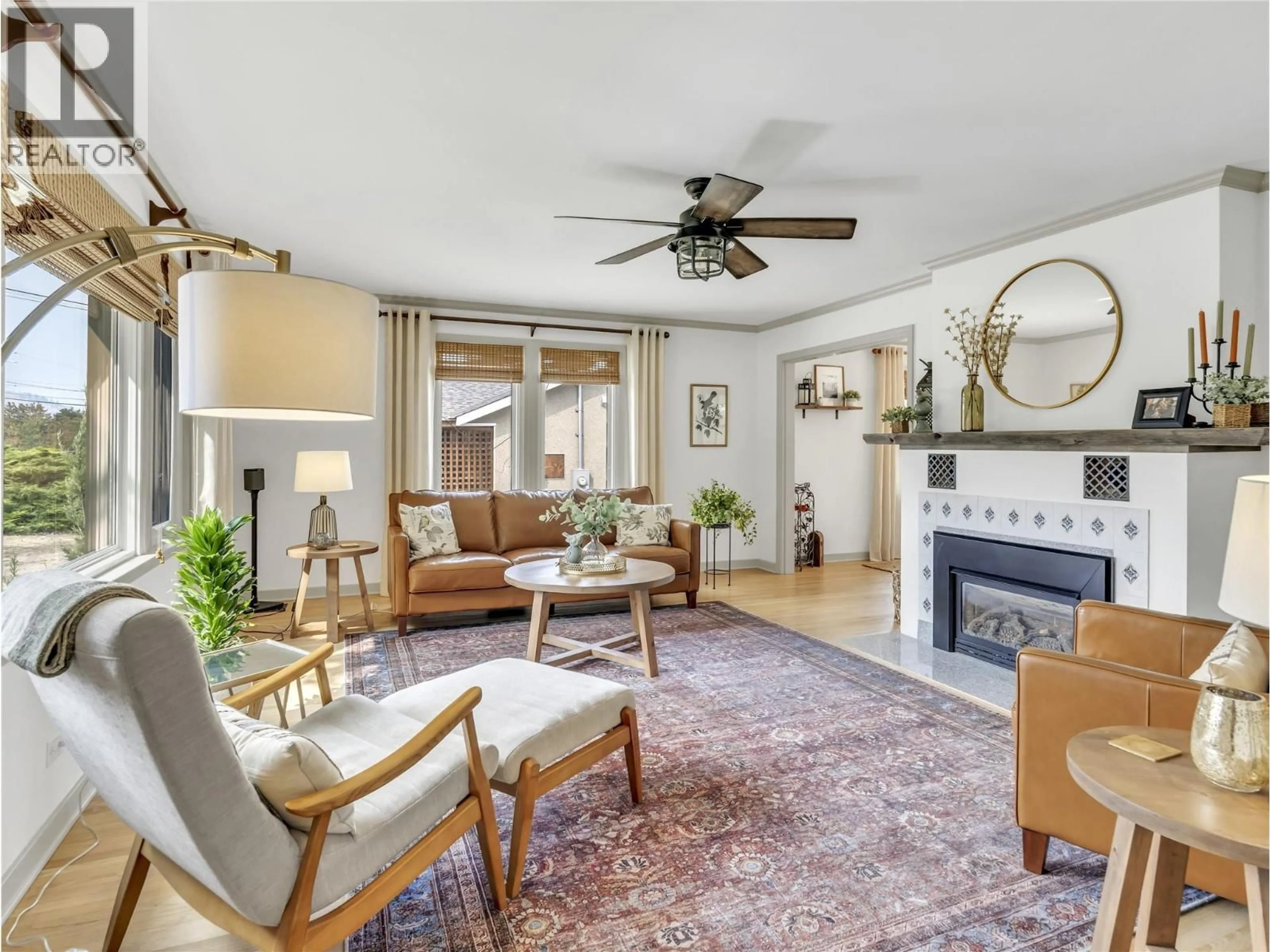 Living room with furniture, unknown for 12411 VICTORIA ROAD SOUTH, Summerland British Columbia V0H1Z2