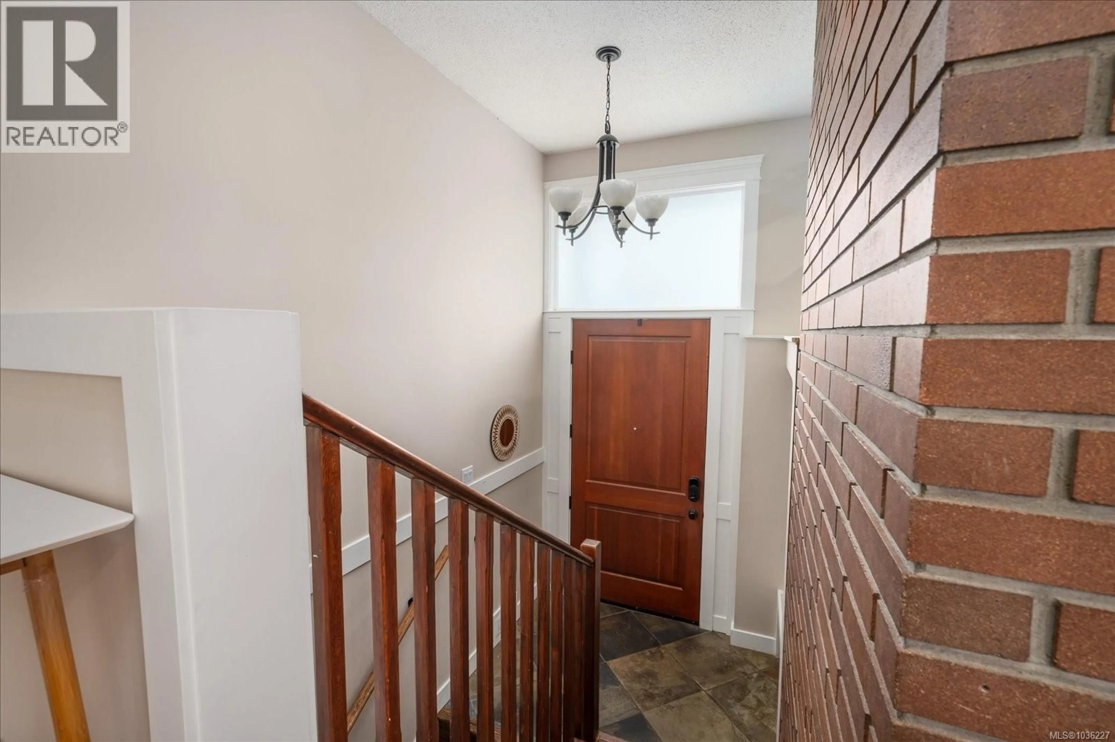 Indoor entryway for 5151 METRAL DRIVE, Nanaimo British Columbia V9T2K7