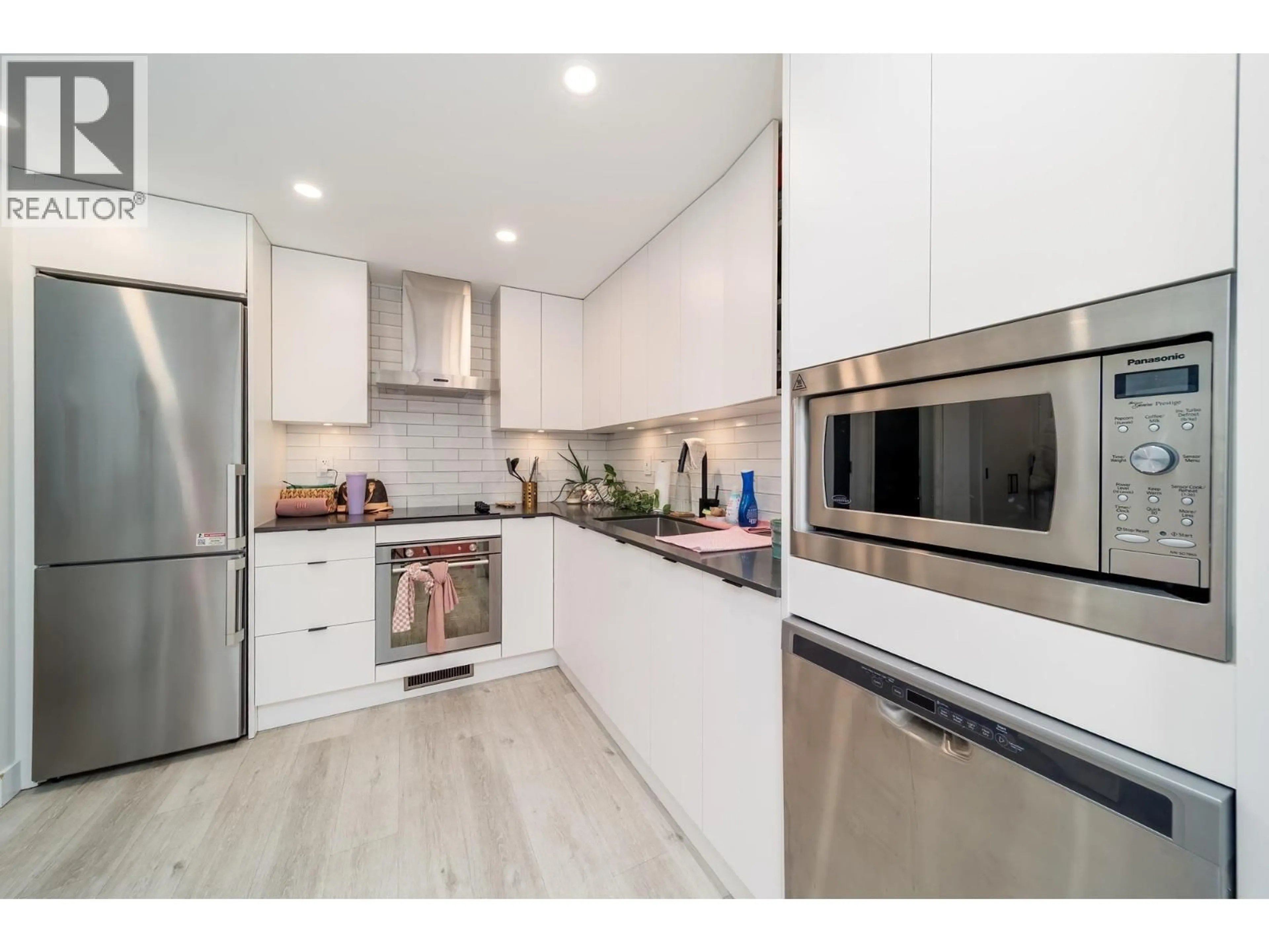 Open concept kitchen, unknown for 703 - 1471 ST PAUL STREET, Kelowna British Columbia V1Y6P1
