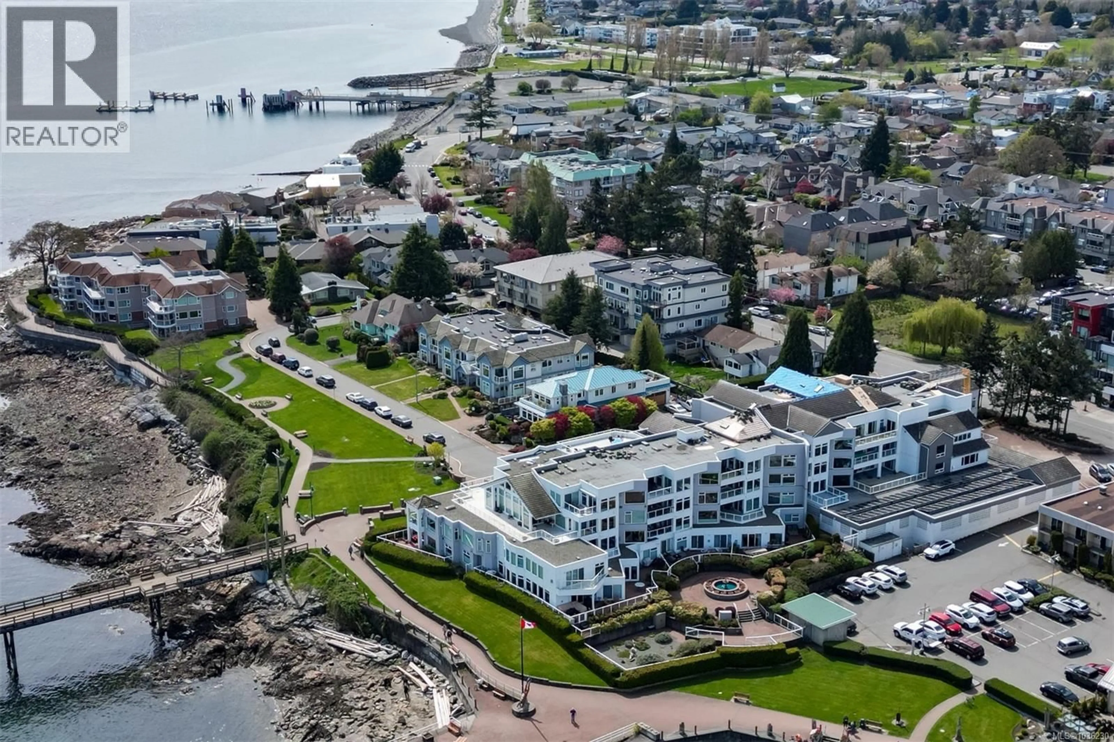 A pic from outside/outdoor area/front of a property/back of a property/a pic from drone, water/lake/river/ocean view for 2535 BEVAN AVENUE, Sidney British Columbia V8L1W5