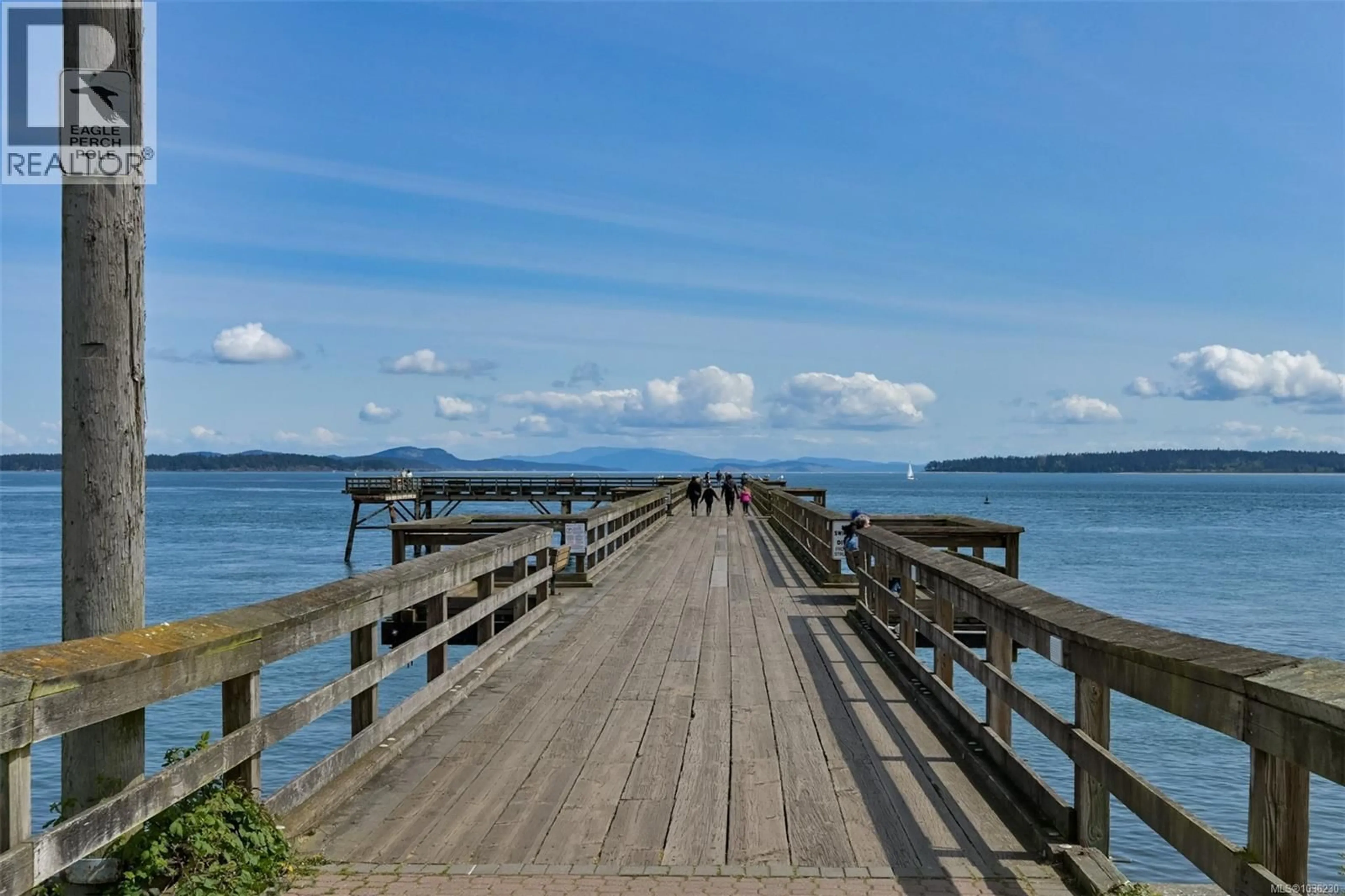 Blurry image for 2535 BEVAN AVENUE, Sidney British Columbia V8L1W5