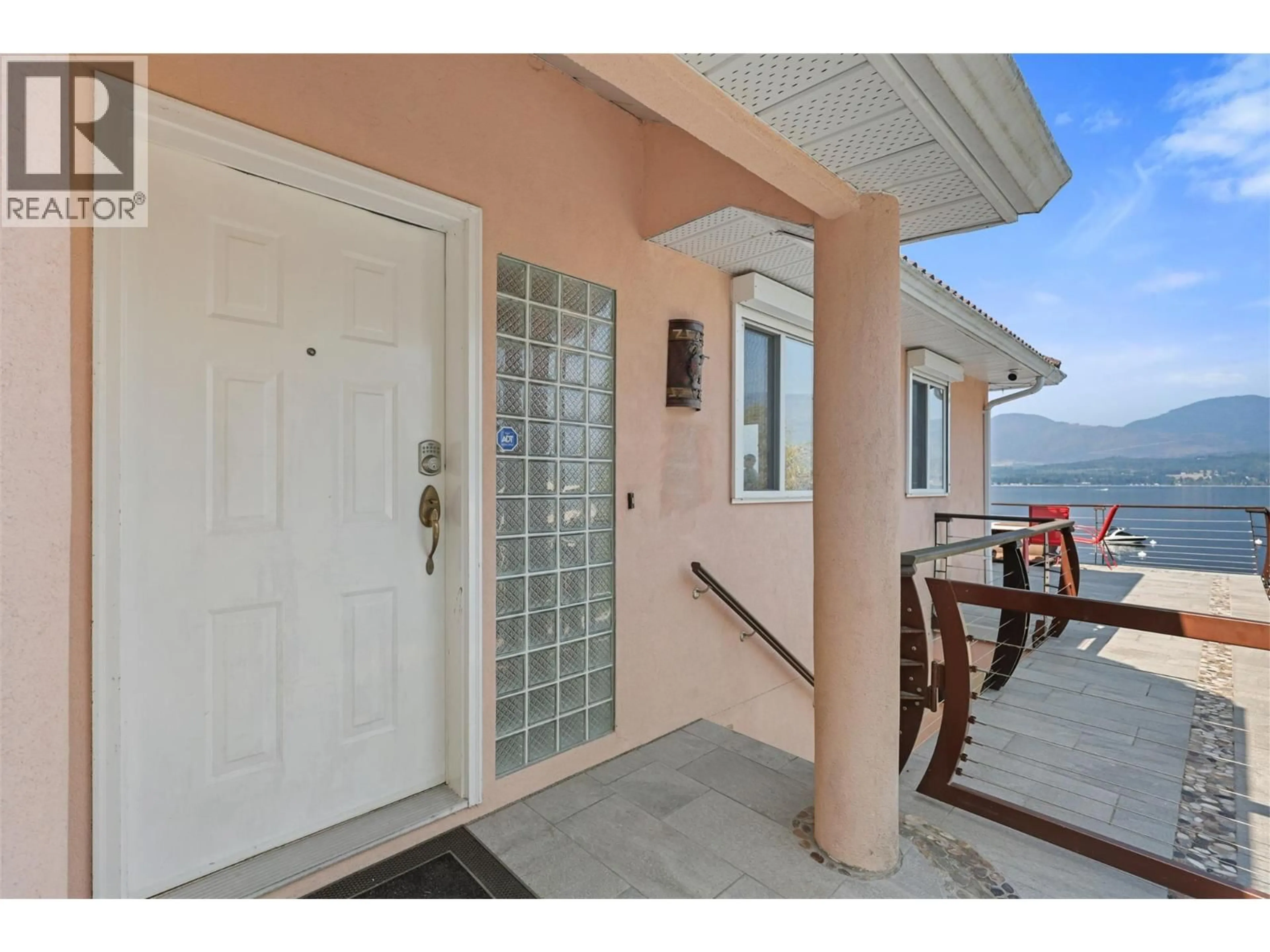 Indoor entryway for 4071 REID ROAD, South Shuswap British Columbia V0E1T0
