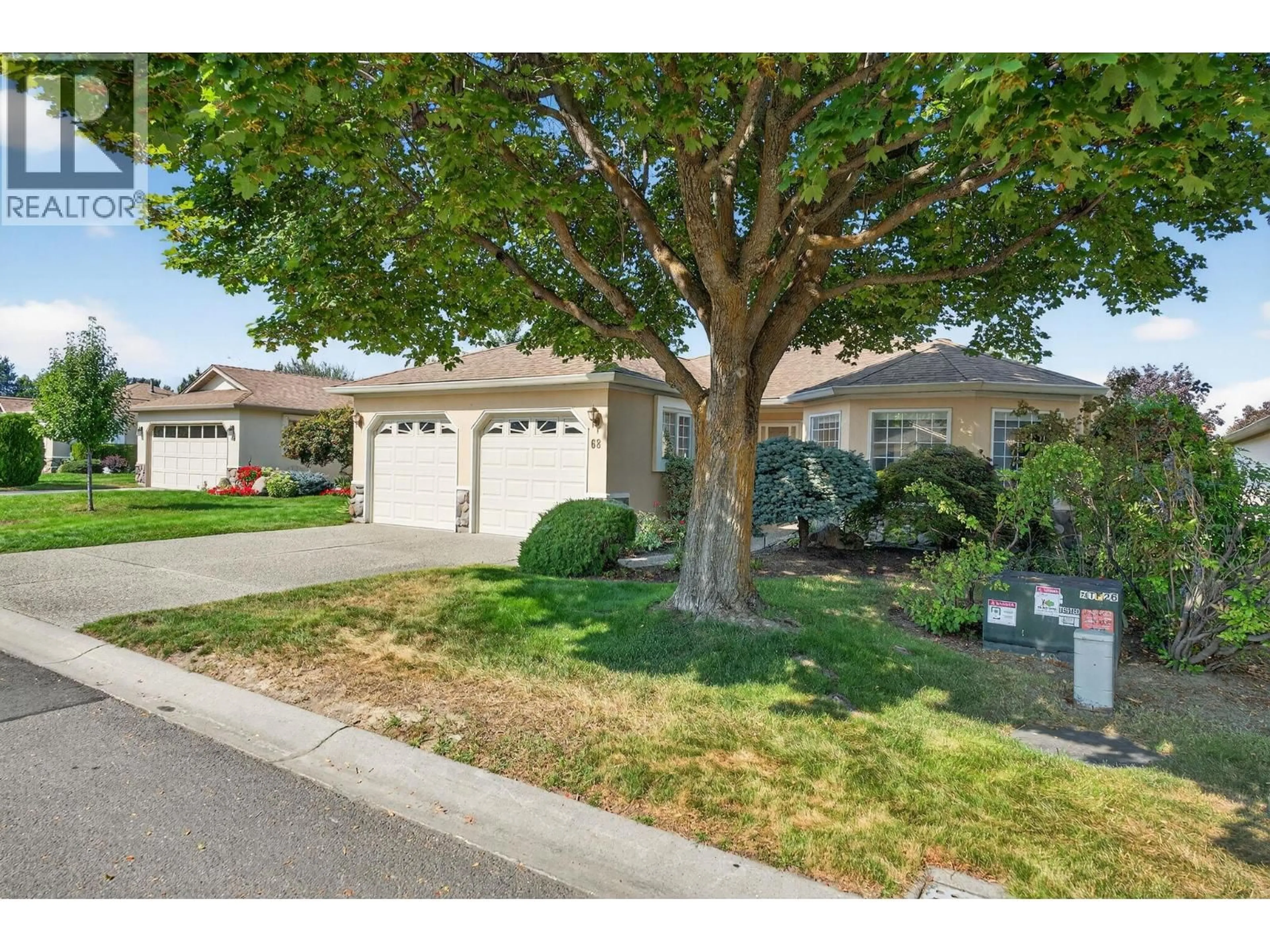 Home with vinyl exterior material, street for 68 - 1201 CAMERON AVENUE, Kelowna British Columbia V1W3R8