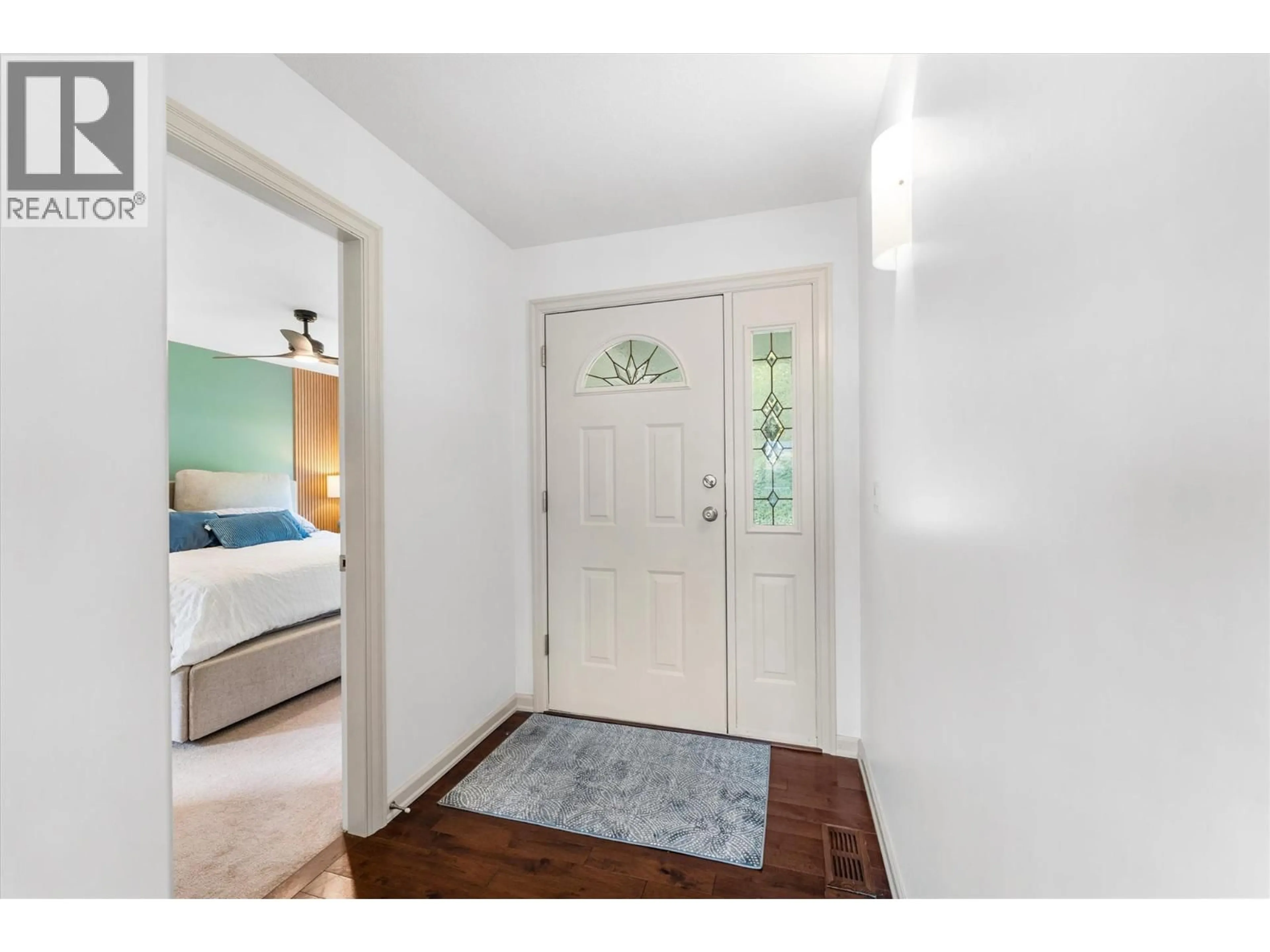 Indoor entryway for 10991 PRETTY ROAD, Lake Country British Columbia V1V1H6