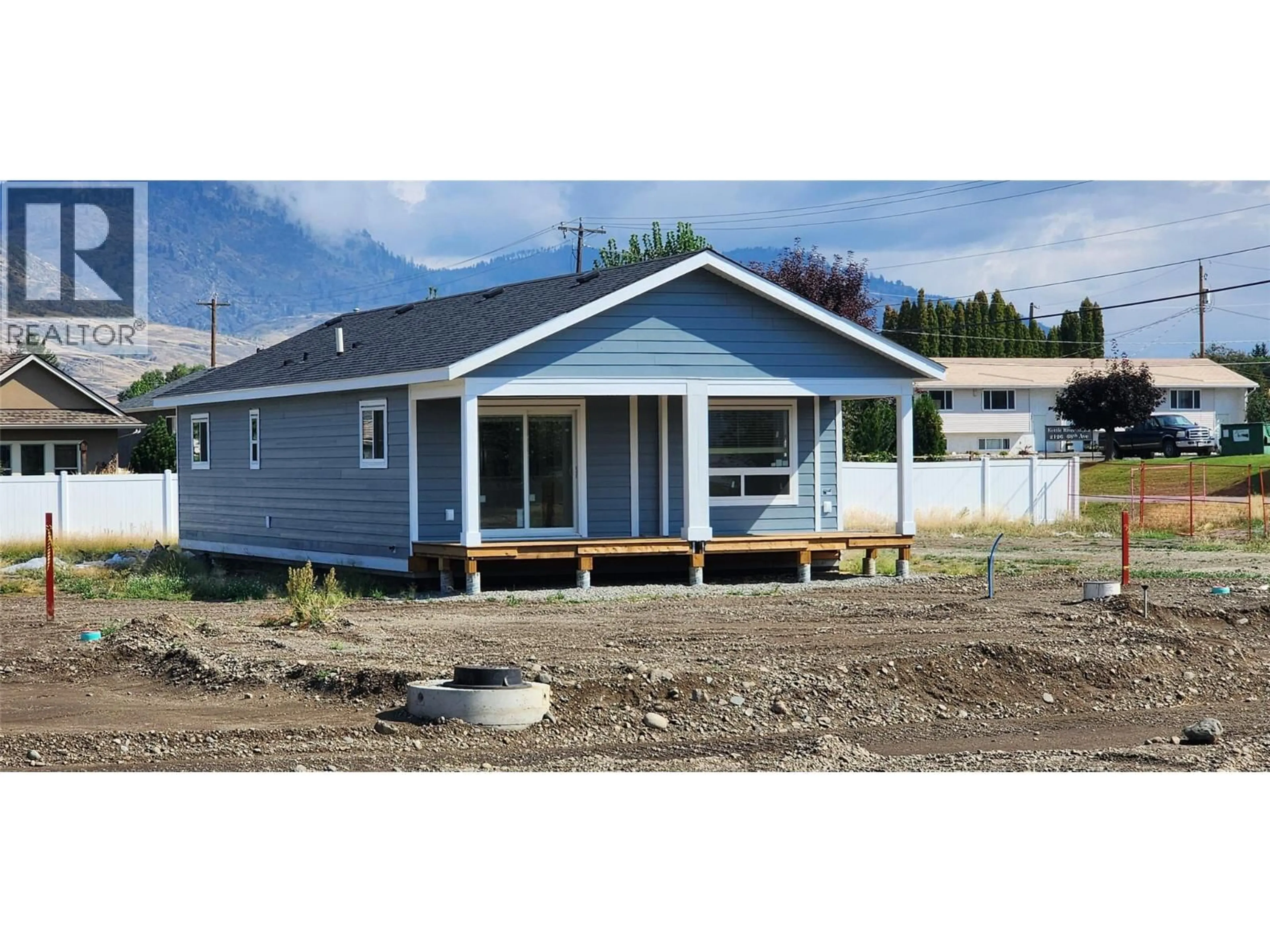 Home with vinyl exterior material, building for 6830 22ND STREET, Grand Forks British Columbia V0H1H0