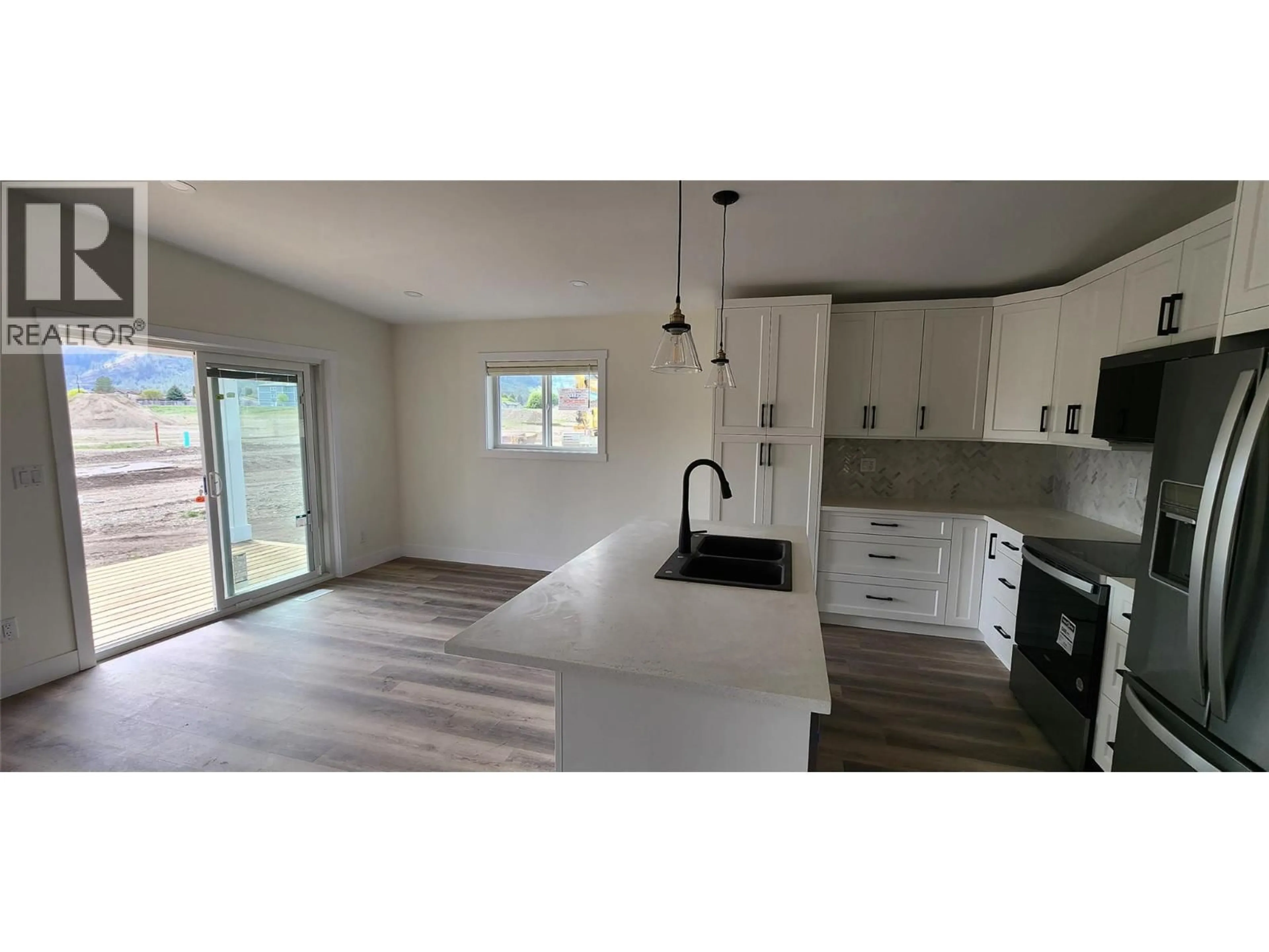 Open concept kitchen, unknown for 6830 22ND STREET, Grand Forks British Columbia V0H1H0