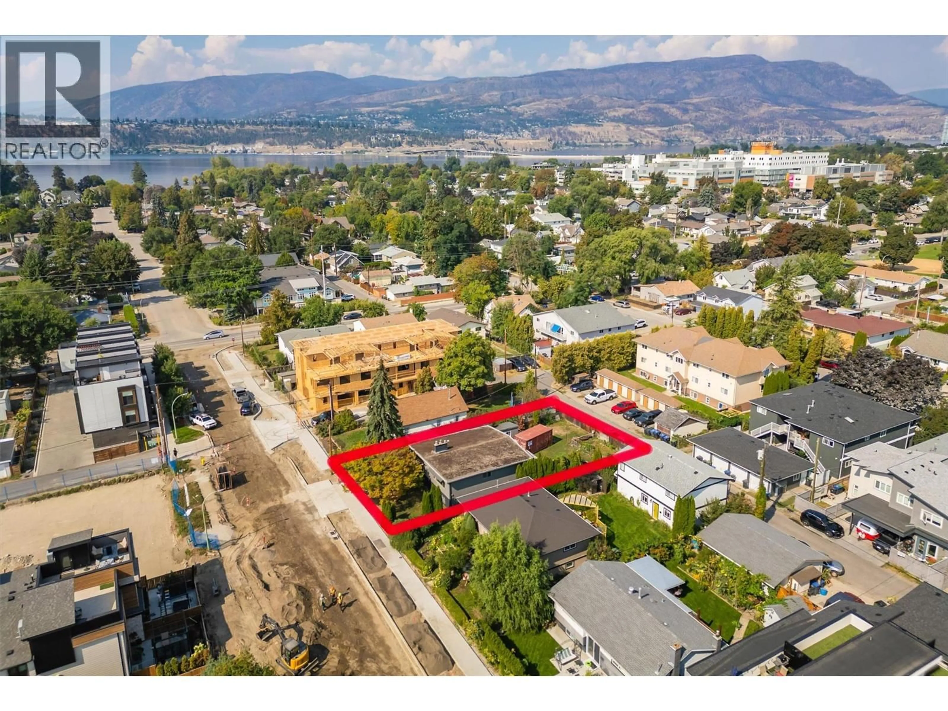 A pic from outside/outdoor area/front of a property/back of a property/a pic from drone, street for 738 MORRISON AVENUE, Kelowna British Columbia V1Y5E5