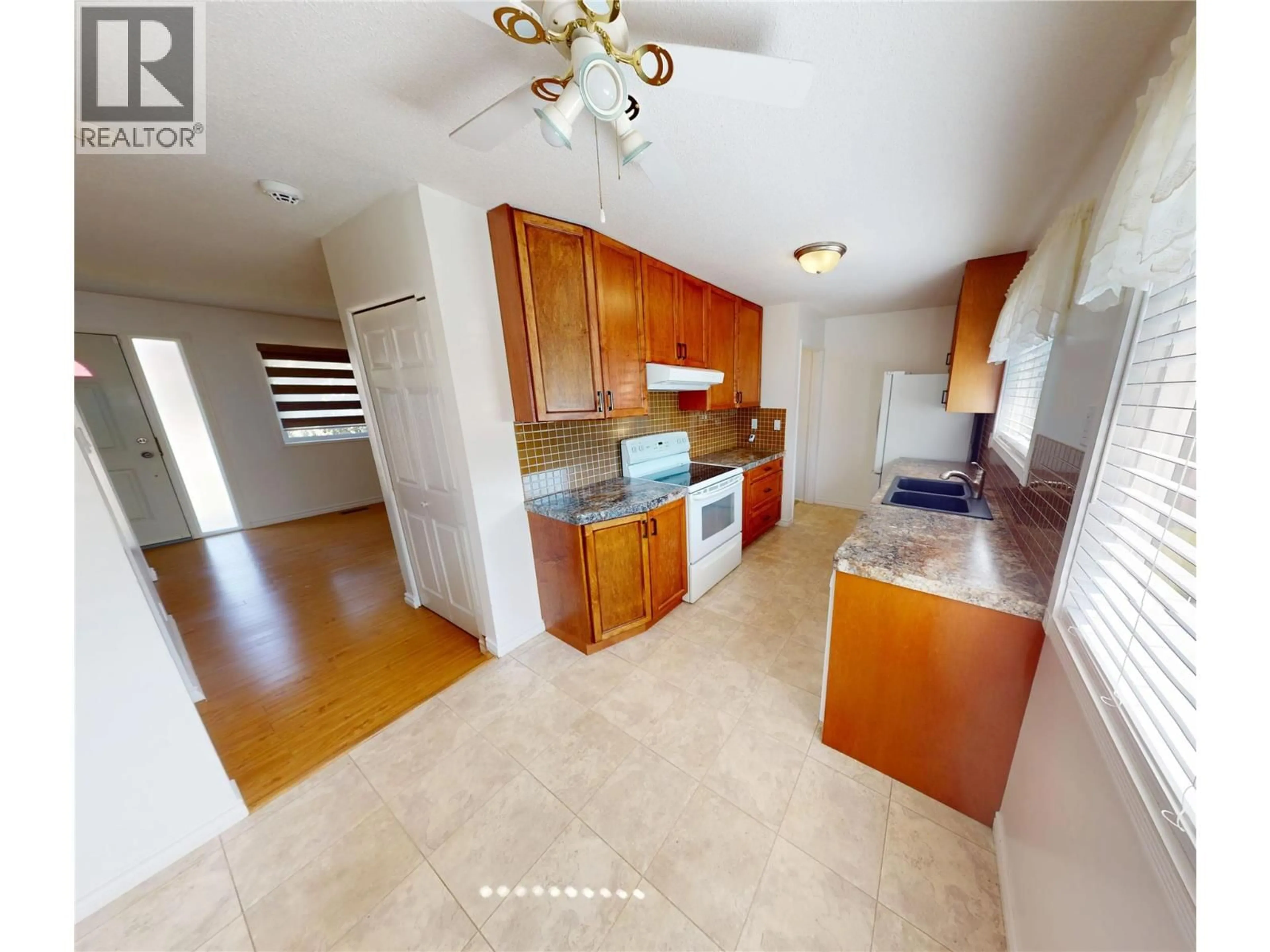 Open concept kitchen, unknown for 415 WHITE BIRCH CRESCENT, Sparwood British Columbia V0B2G0