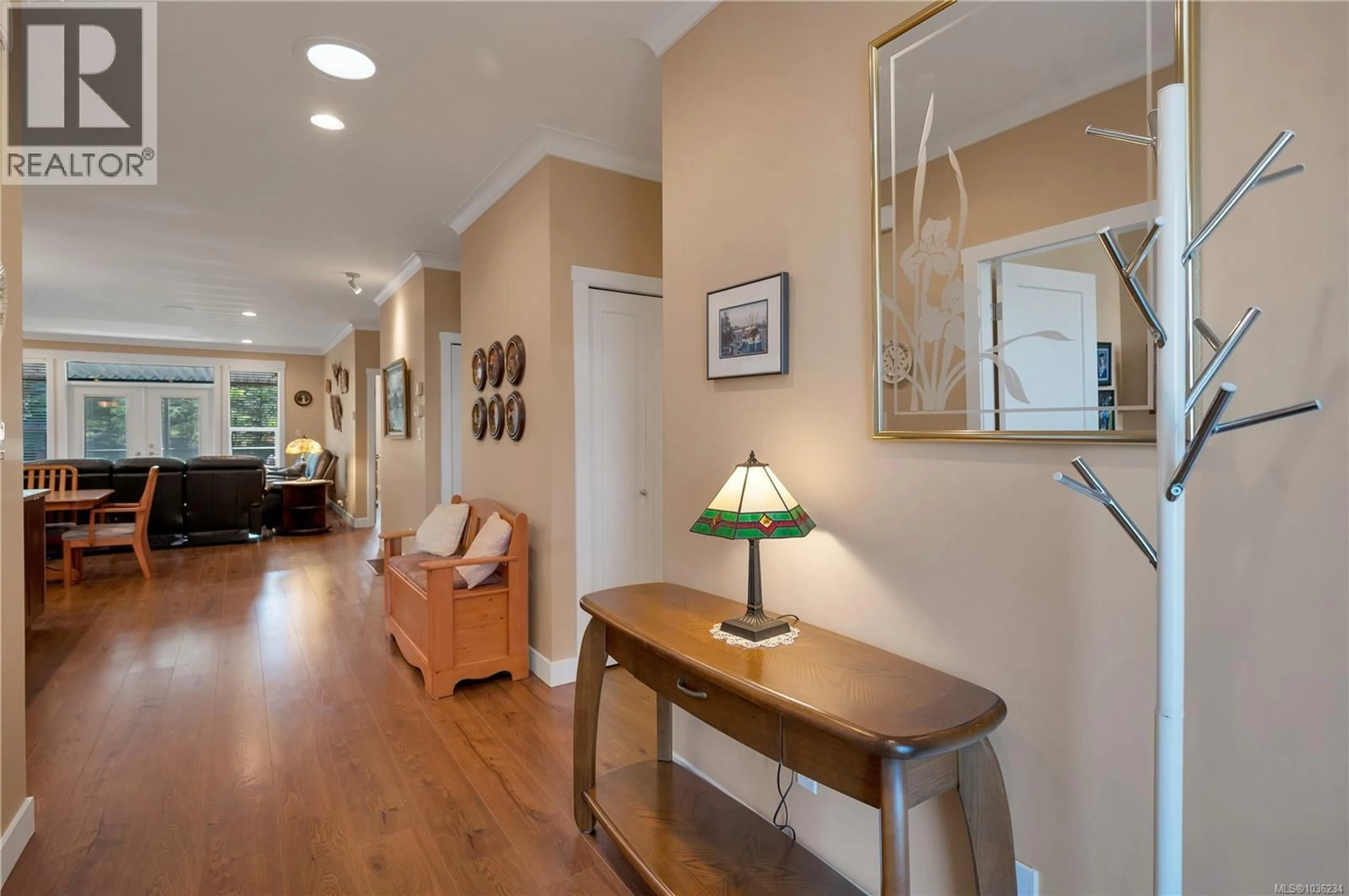 Indoor foyer for 109 - 2006 SIERRA DRIVE, Campbell River British Columbia V9H1V6