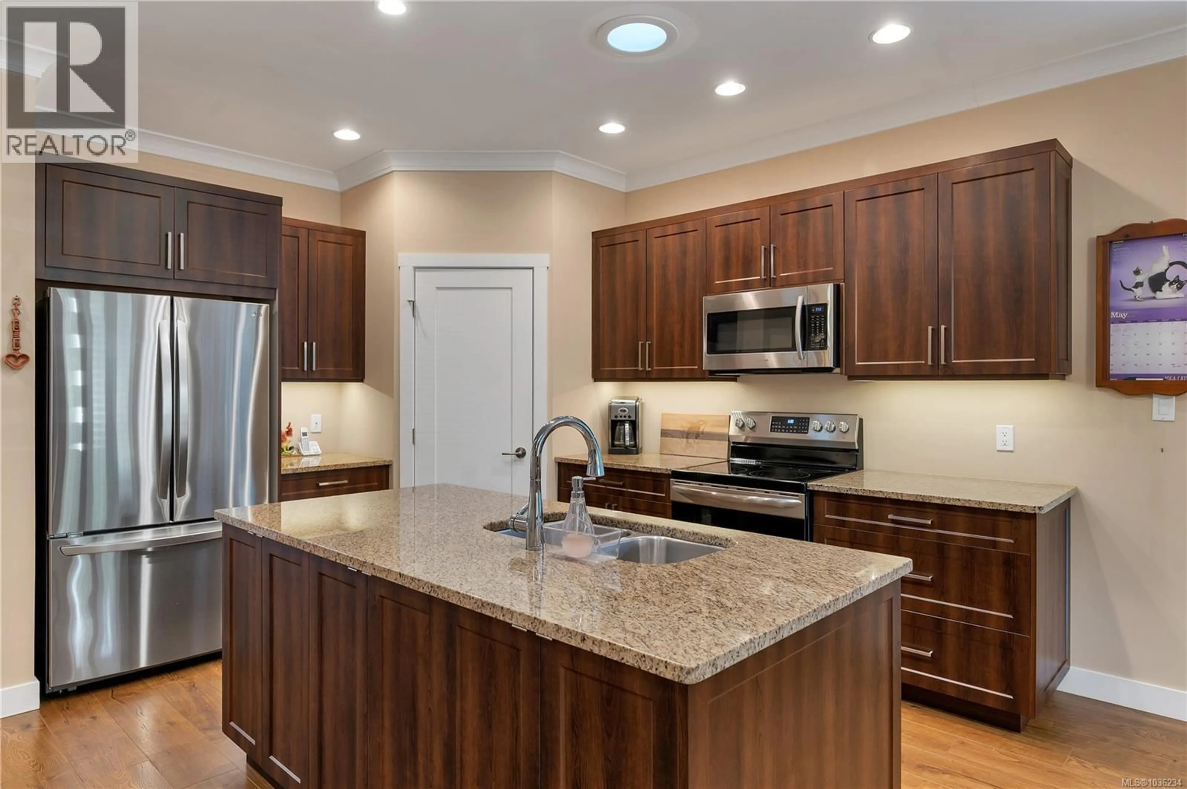 Open concept kitchen, unknown for 109 - 2006 SIERRA DRIVE, Campbell River British Columbia V9H1V6