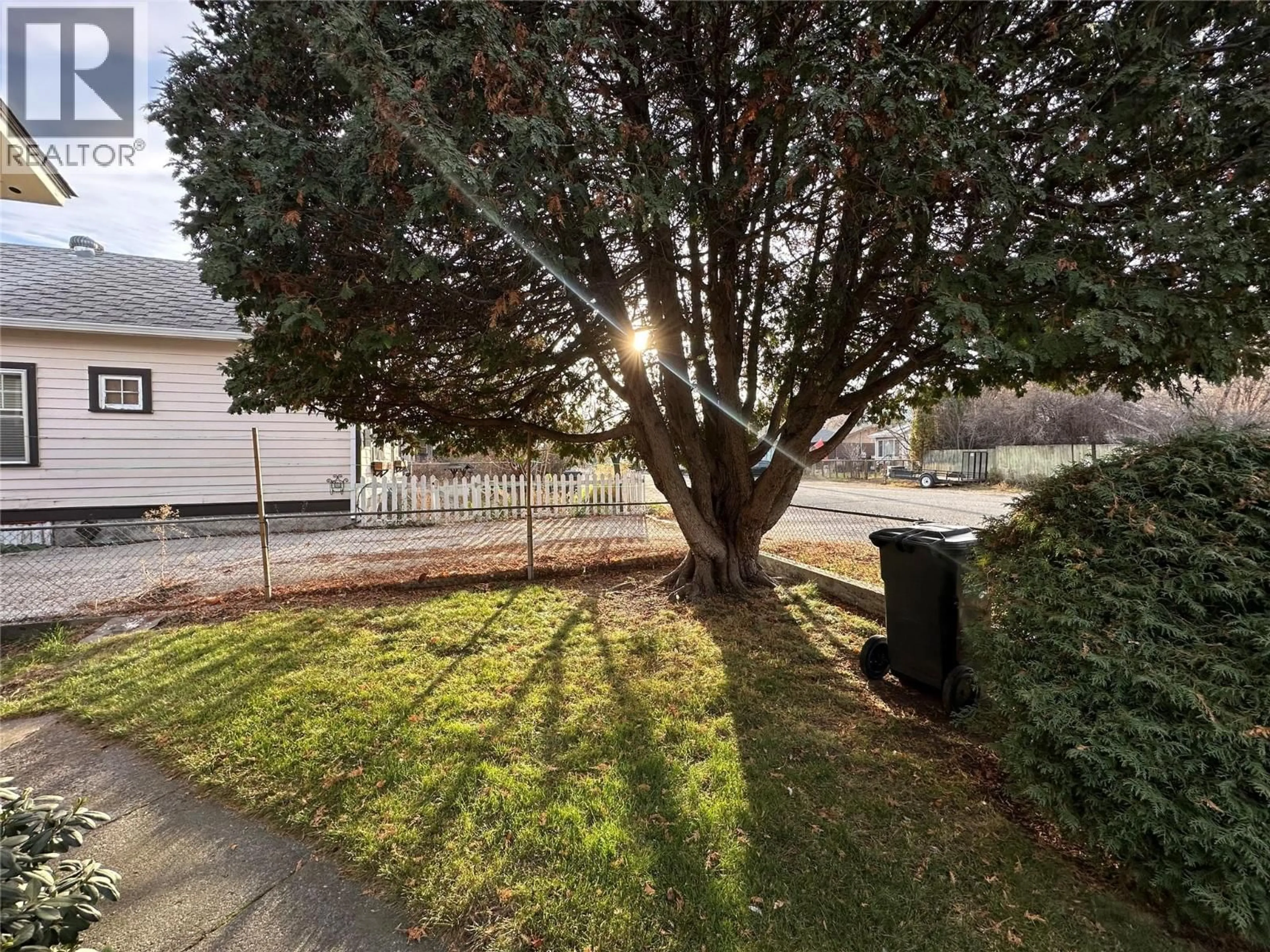 A pic from outside/outdoor area/front of a property/back of a property/a pic from drone, street for 702 BRINK STREET, Ashcroft British Columbia V0K1A0