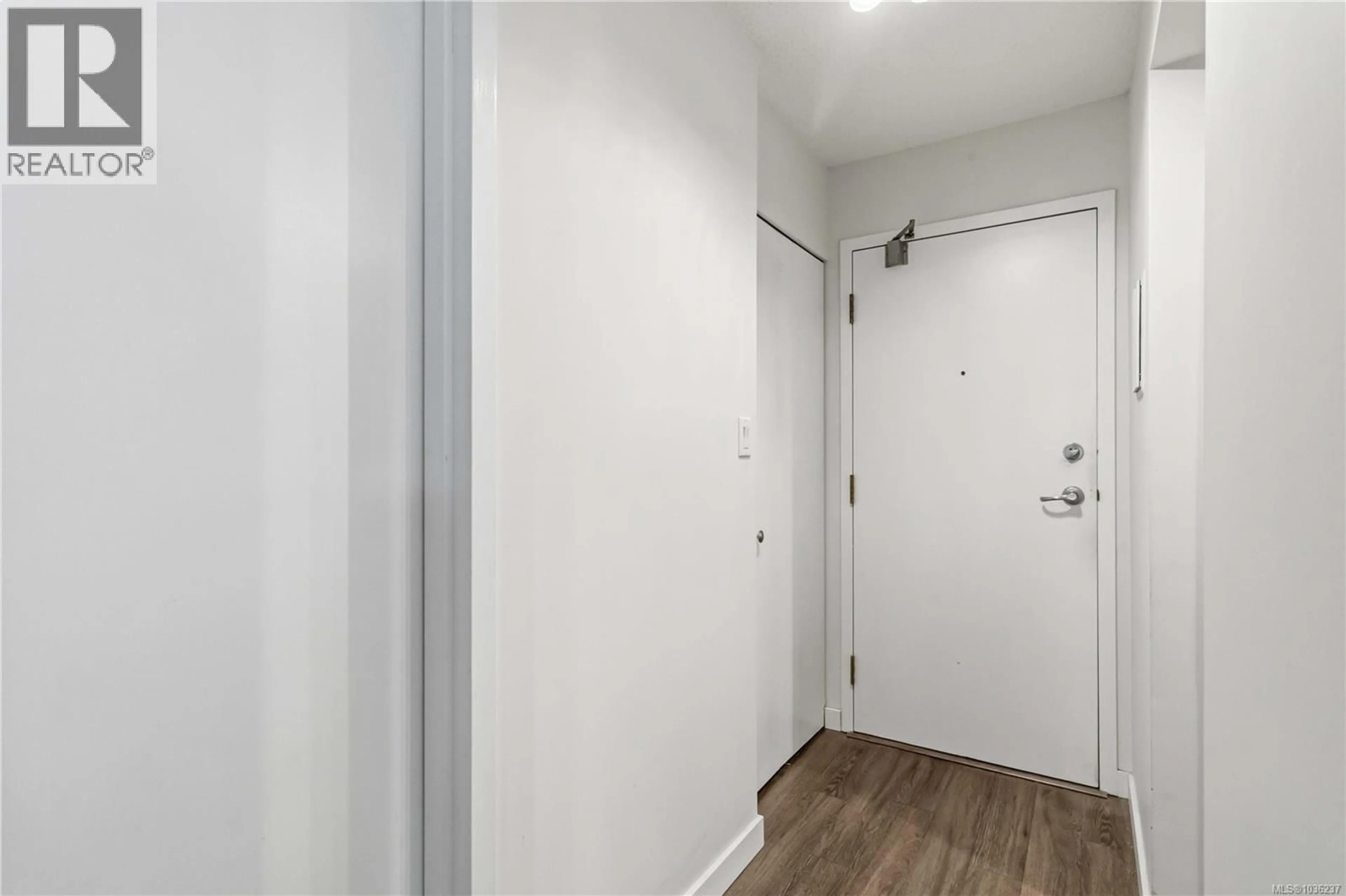 Indoor entryway for 509 - 103 GORGE ROAD EAST, Victoria British Columbia V9A6Z2