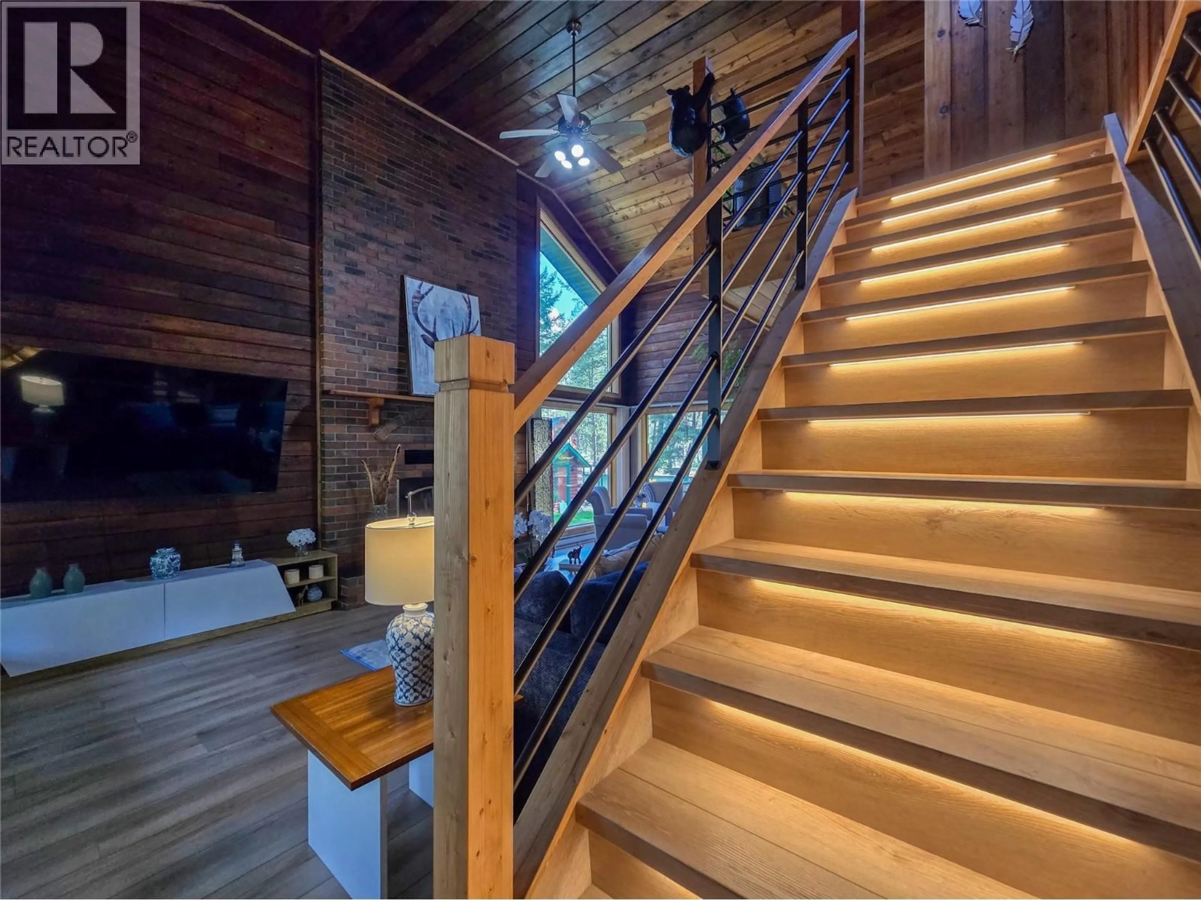Indoor foyer for 5352 DUTCH CREEK ROAD, Fairmont Hot Springs British Columbia V0B1L2