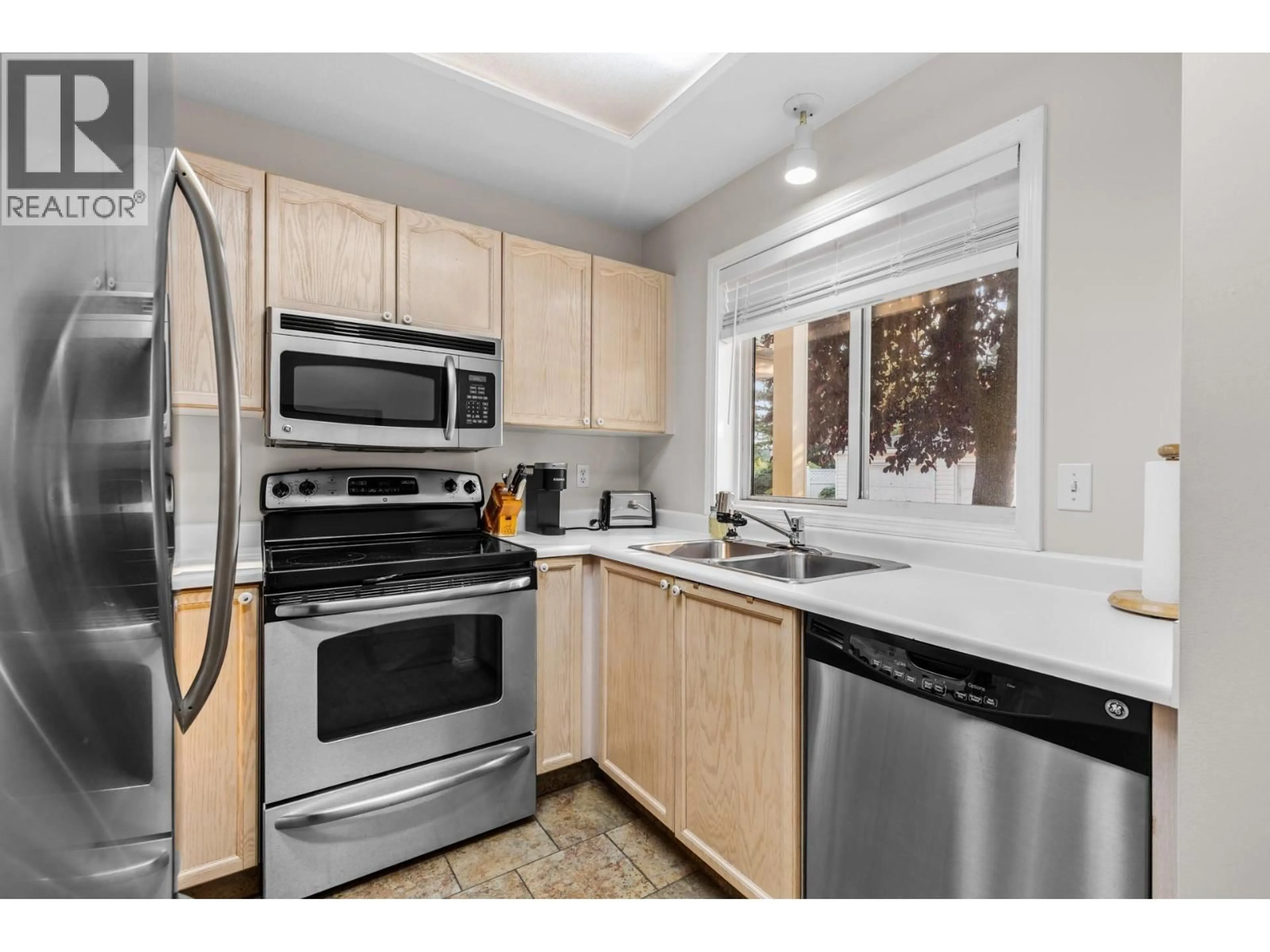 Standard kitchen, unknown for 5 - 751 LANFRANCO ROAD, Kelowna British Columbia V1W3B9