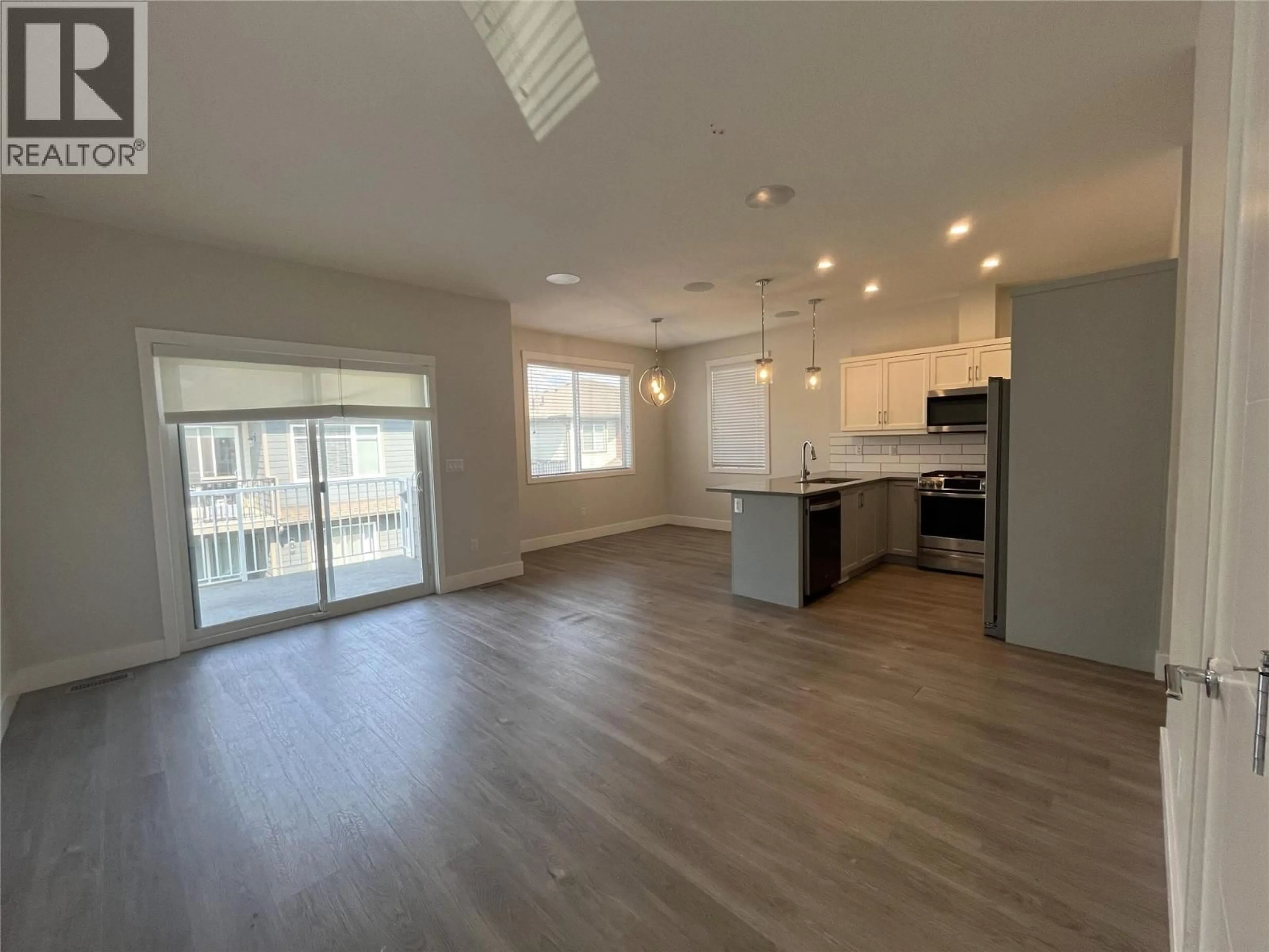 Open concept kitchen, unknown for 179 - 200 GRAND BOULEVARD, Kamloops British Columbia V2C0H3