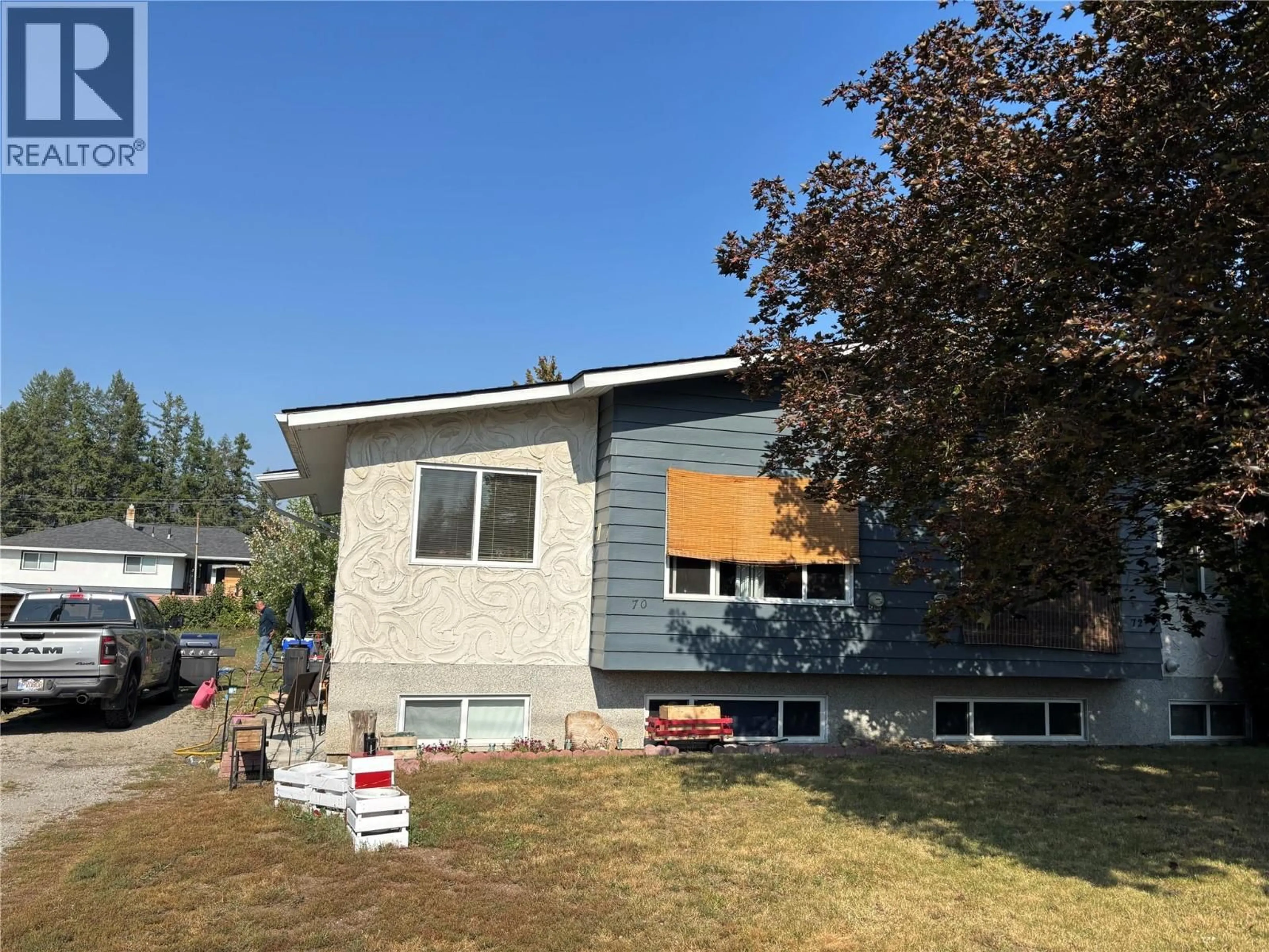 Home with vinyl exterior material, street for 70 JUNIPER AVENUE, Fruitvale British Columbia V0G1L0