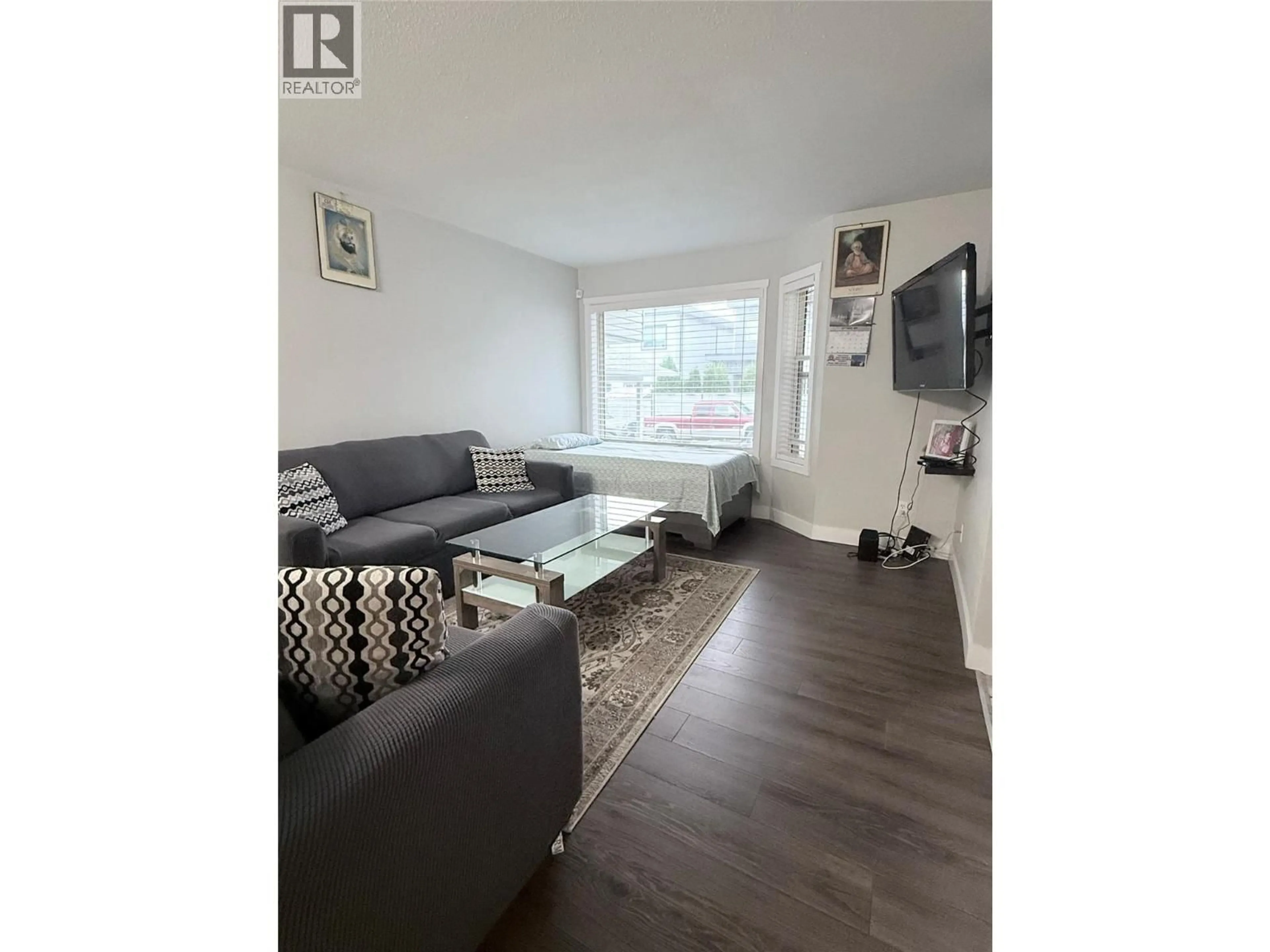 Living room with furniture, unknown for 103 - 3412 SOUTH MAIN STREET, Penticton British Columbia V2A5J6