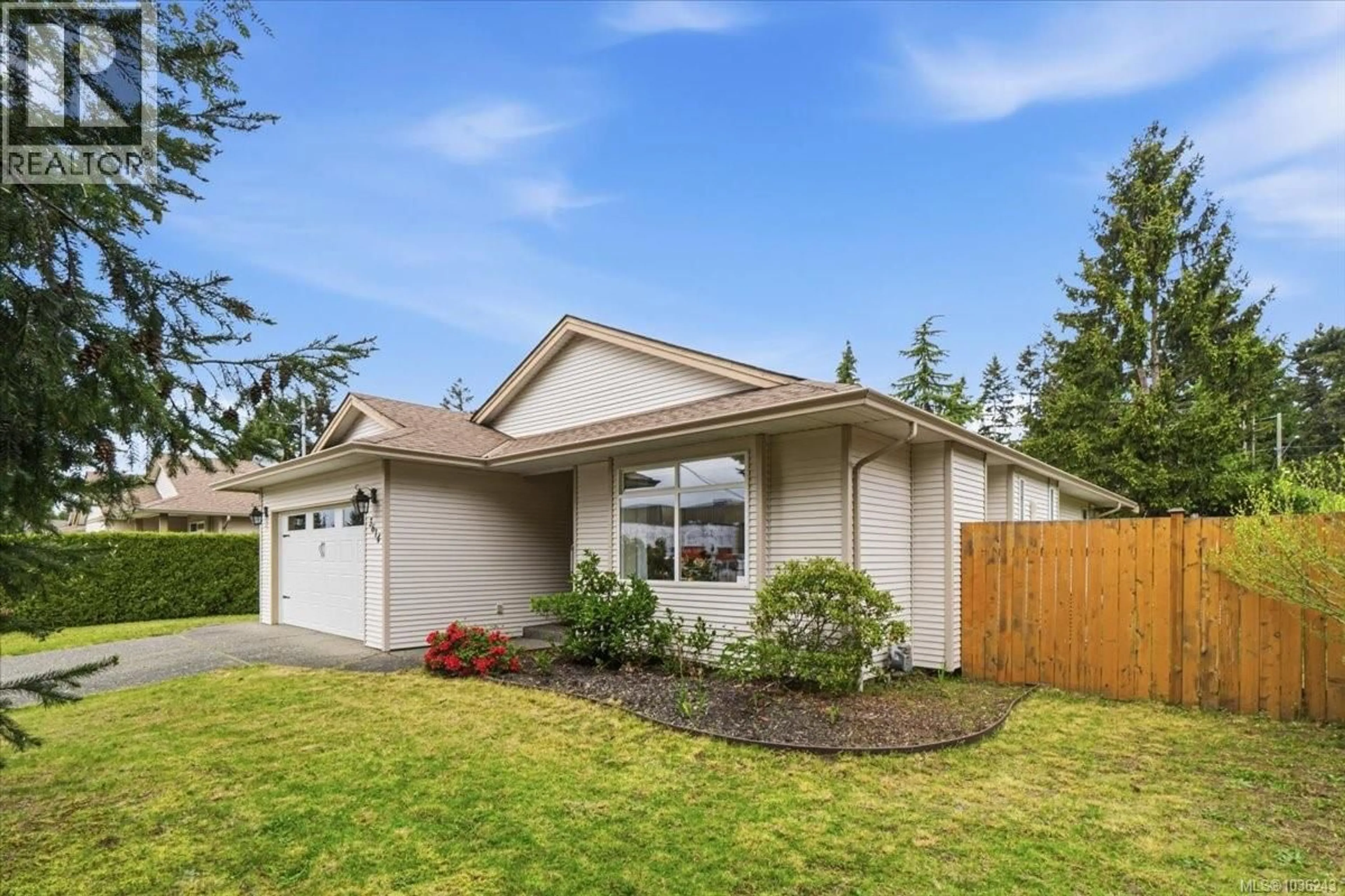 Home with vinyl exterior material, street for 3614 VICTORIA AVENUE, Nanaimo British Columbia V9T6N9