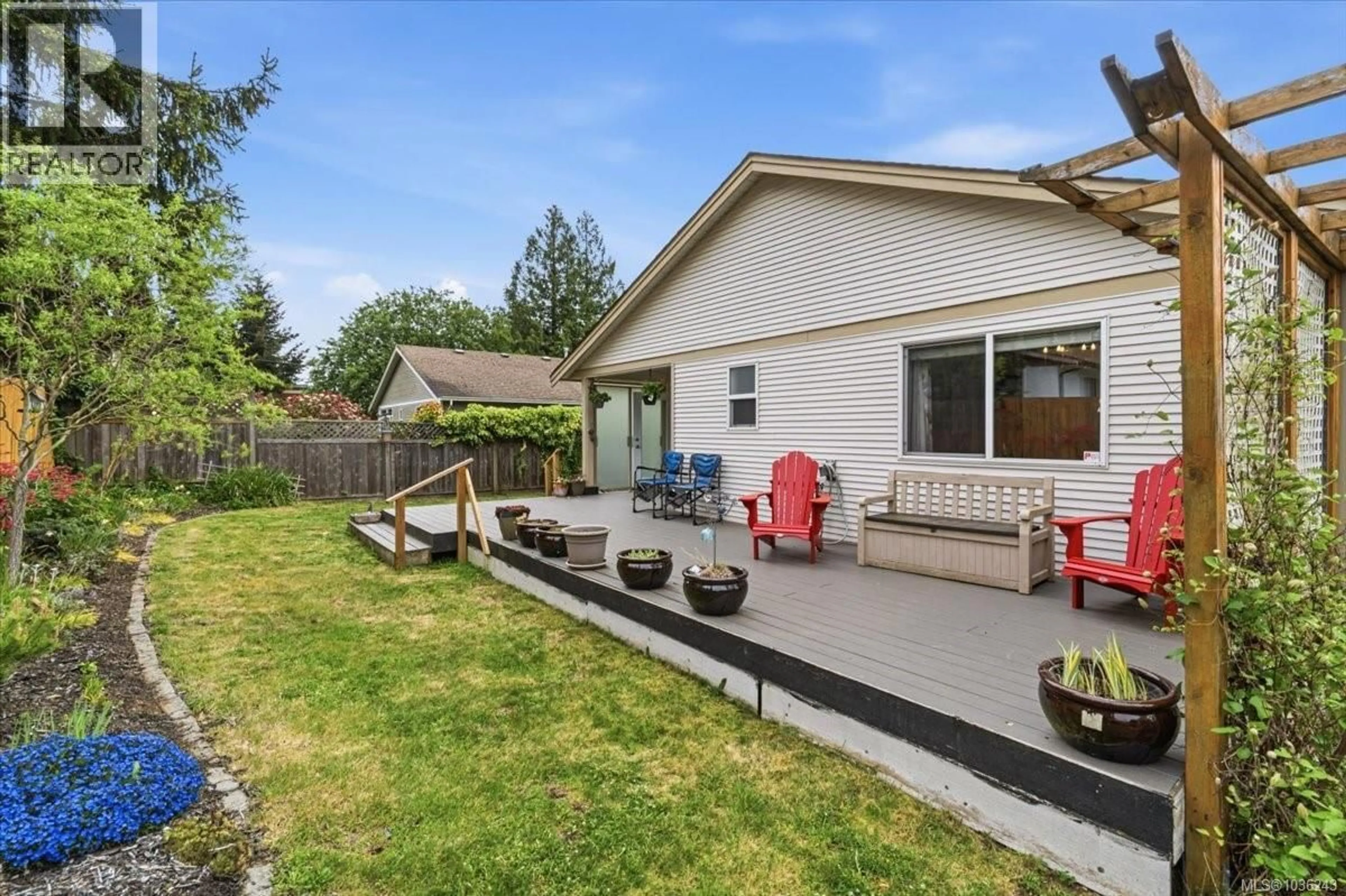 Patio, unknown for 3614 VICTORIA AVENUE, Nanaimo British Columbia V9T6N9