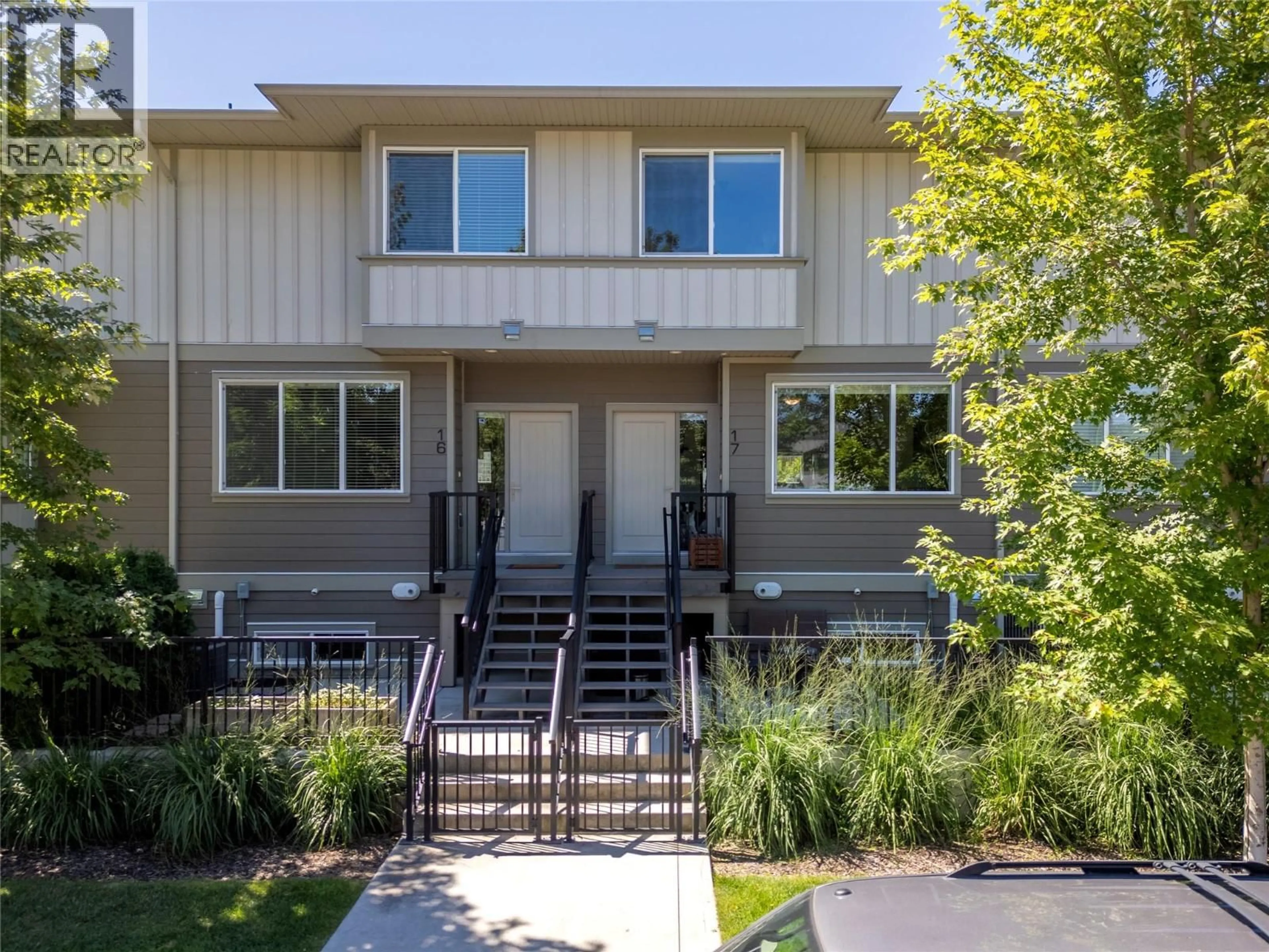 Home with vinyl exterior material, street for 17 - 300 DRYSDALE BOULEVARD, Kelowna British Columbia V1V3E6