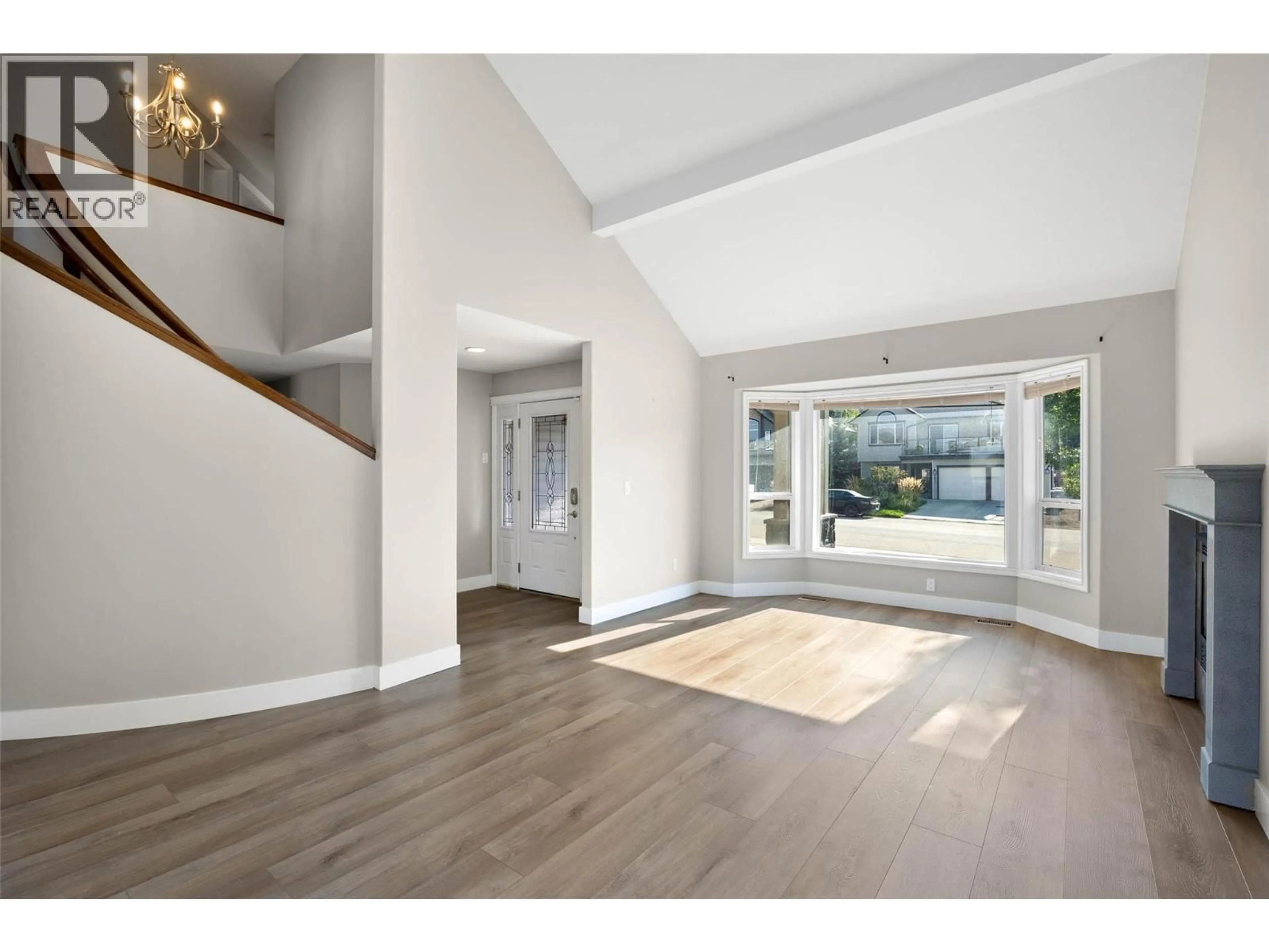 Indoor entryway for 2608 BENTALL DRIVE, Kamloops British Columbia V1S2B5
