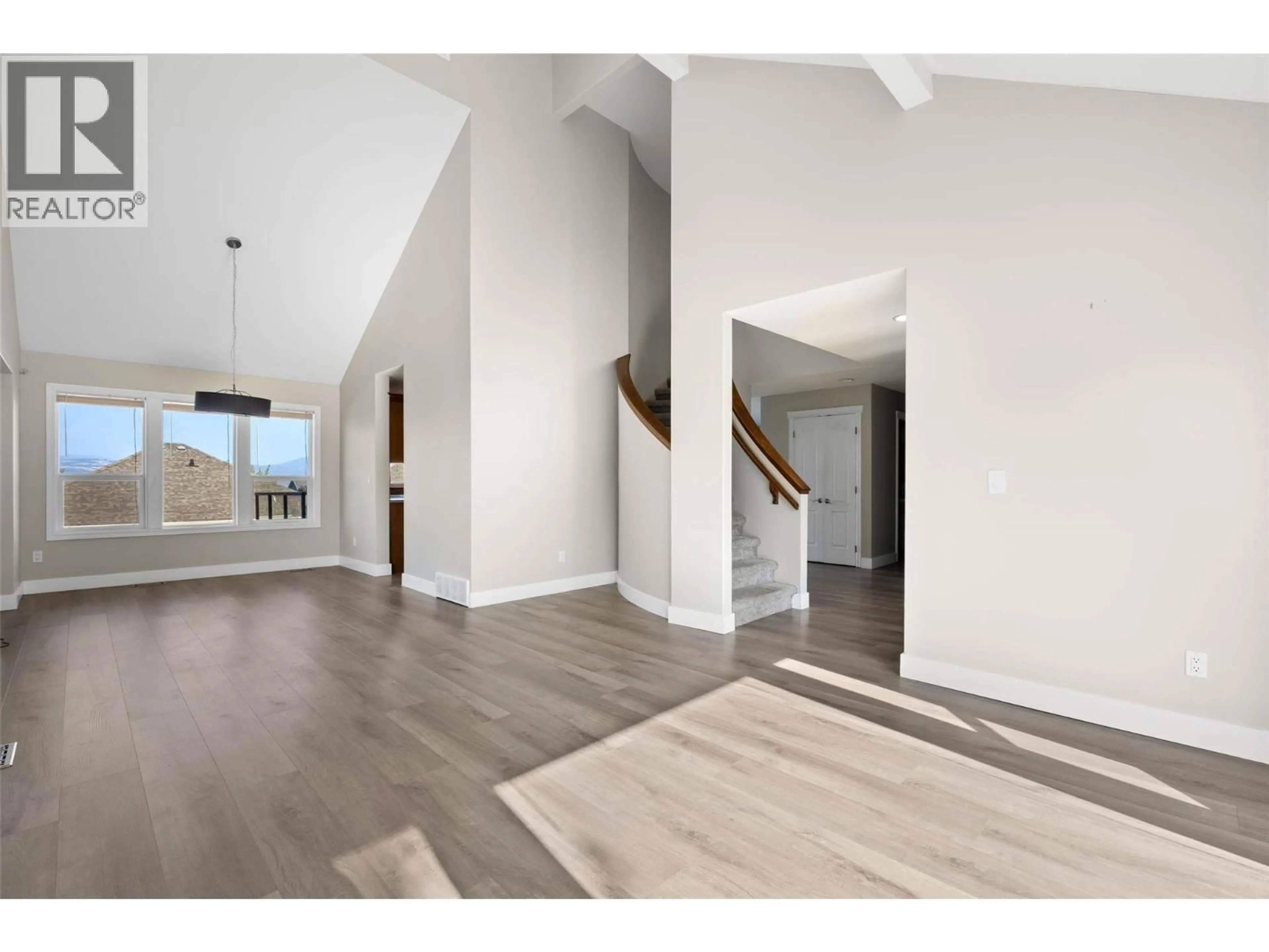Indoor entryway for 2608 BENTALL DRIVE, Kamloops British Columbia V1S2B5