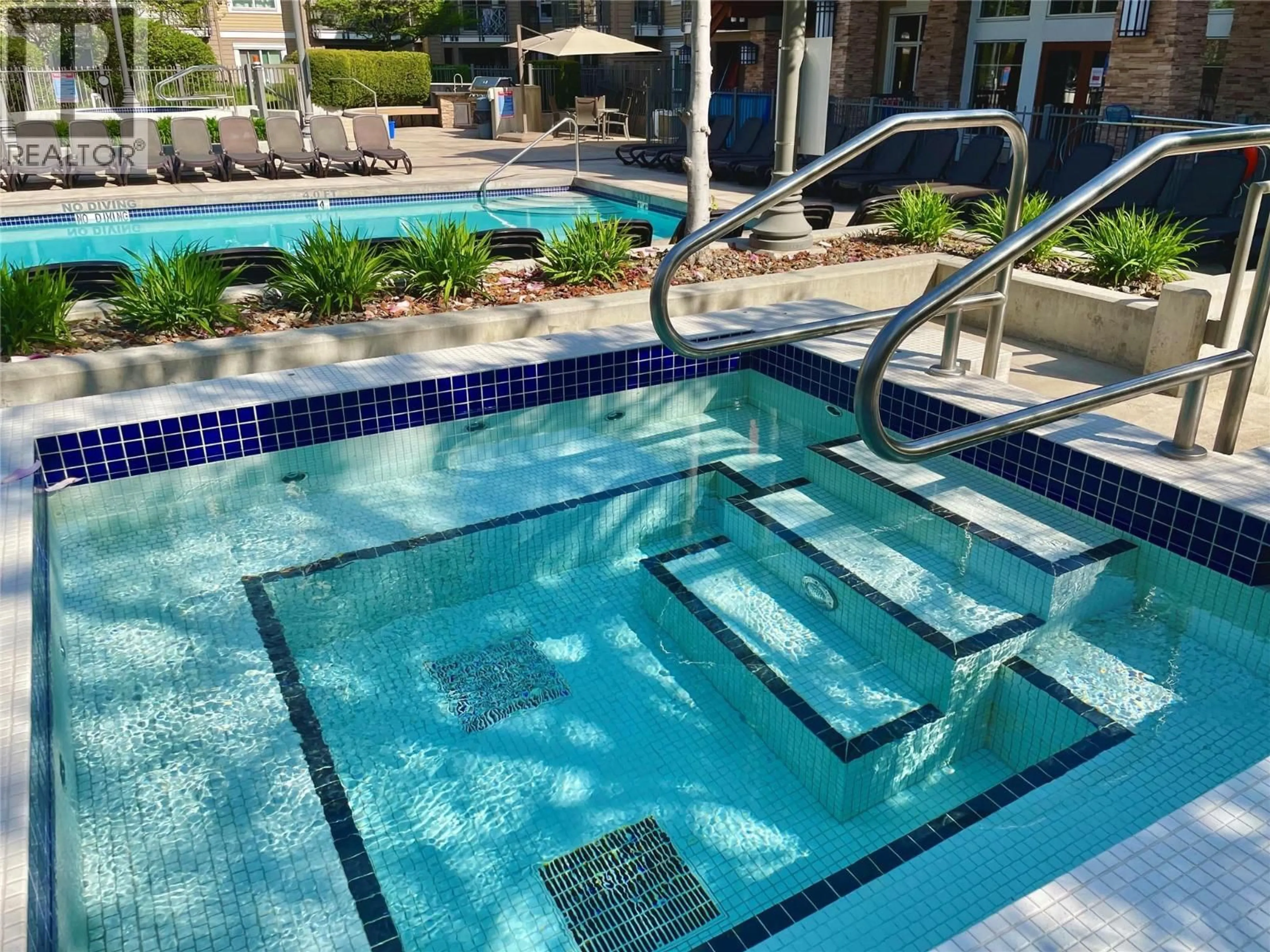Pool for 314 - 1083 SUNSET DRIVE, Kelowna British Columbia V1Y9Z1