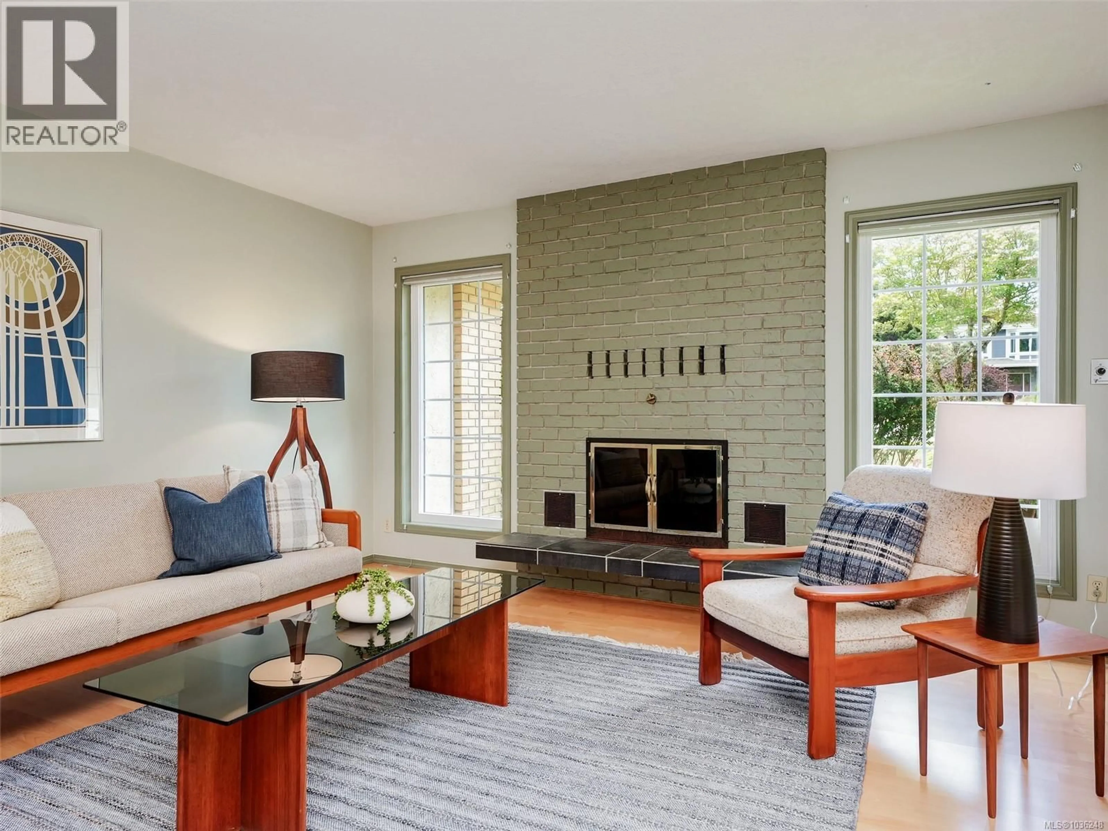Living room with furniture, unknown for 4905 ALAMIDA CRESCENT, Saanich British Columbia V8Y2T3